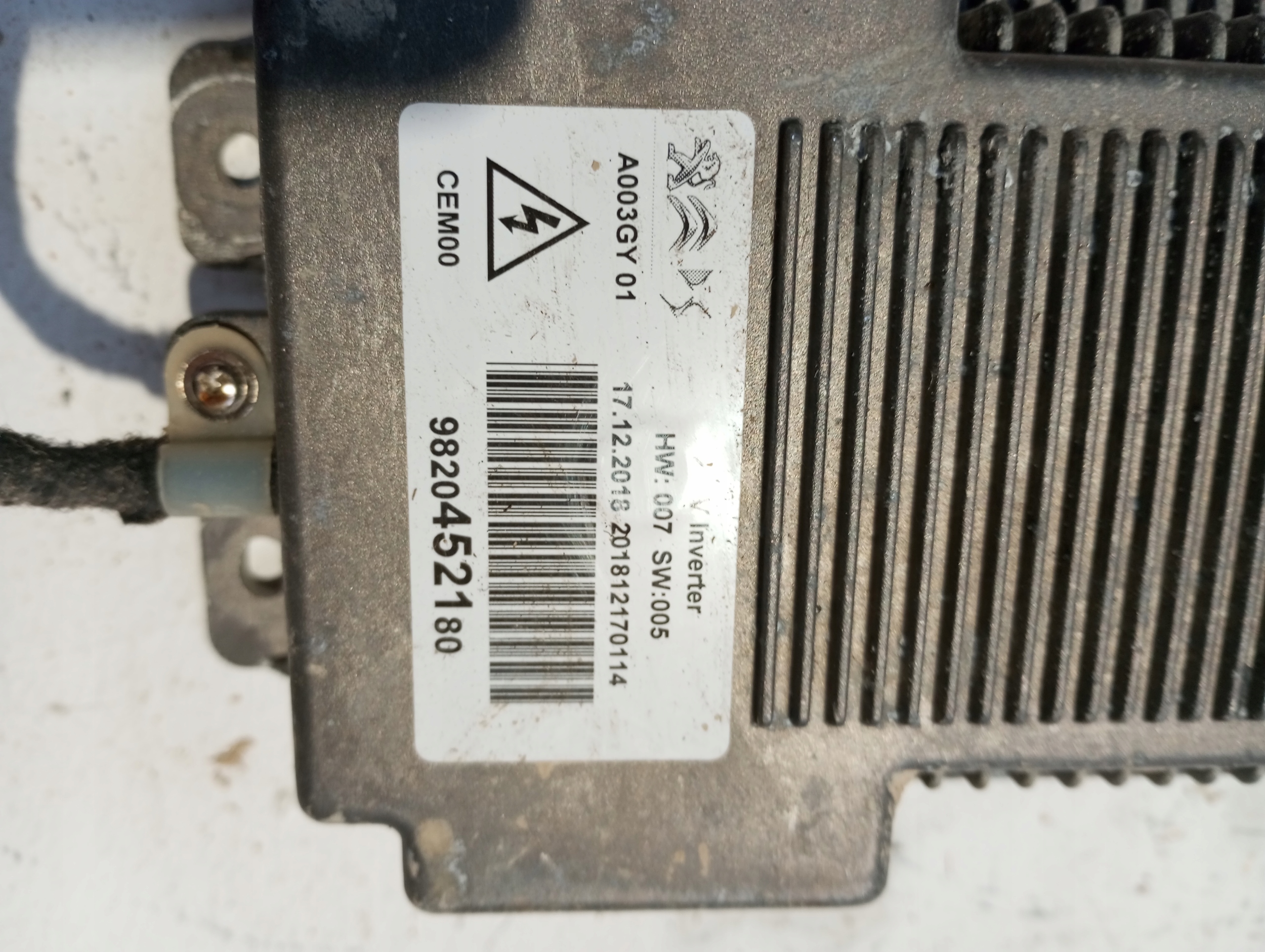 control unit PRADU PEUGEOT RIFTER 9820452180