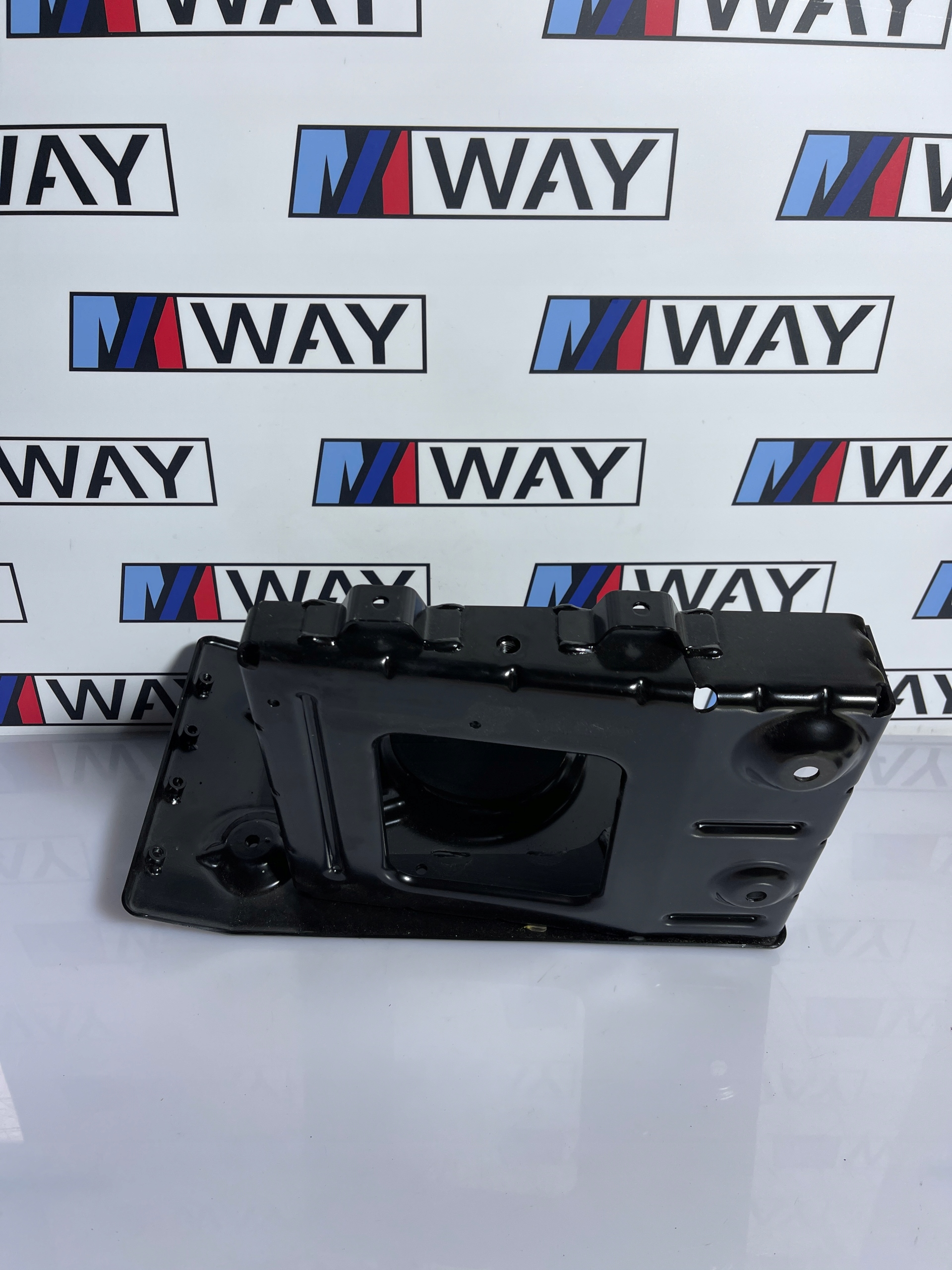 BMW F10 držiak akumulátora Ľavé 7634566