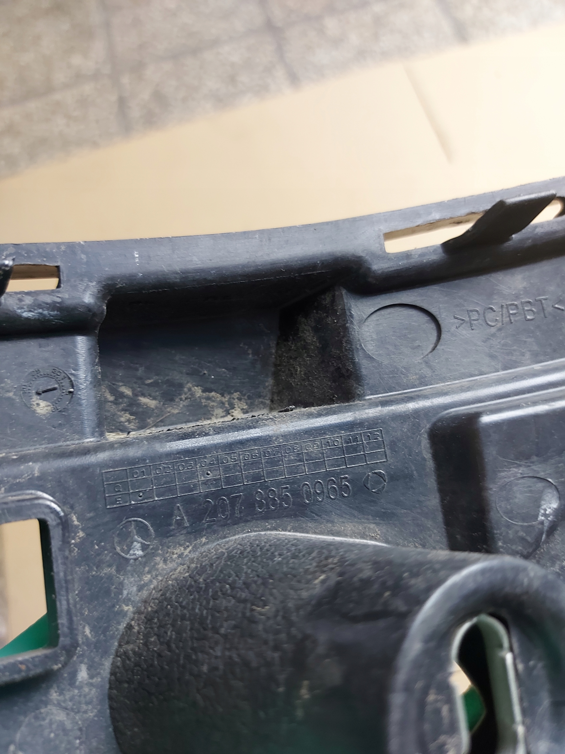 bumper bracket holder left rear part MERCEDES W207