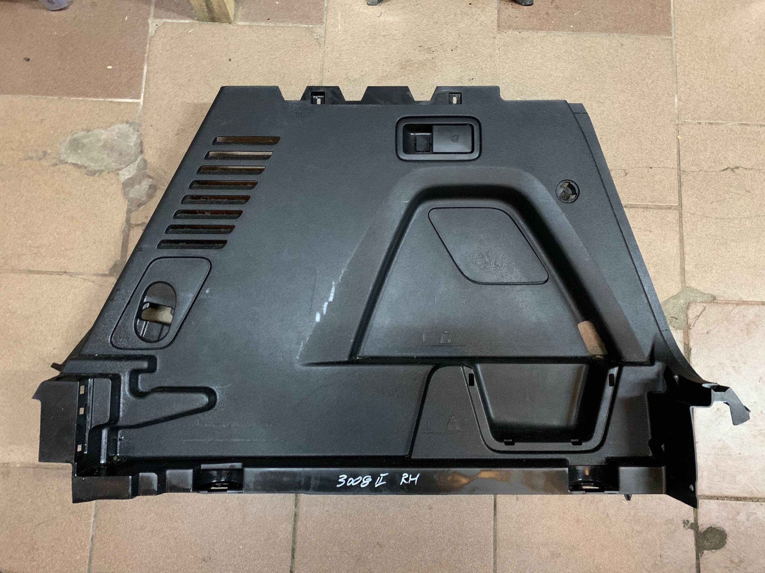 9812509077 9812509477 - PEUGEOT 3008 II БЕКОН БАГАЖНИКА ПРАВЫЙ ЗАДНИЙ