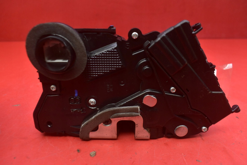 lock door left front front EU TOYOTA PRIUS 2 II XW20 LIFT 05-11