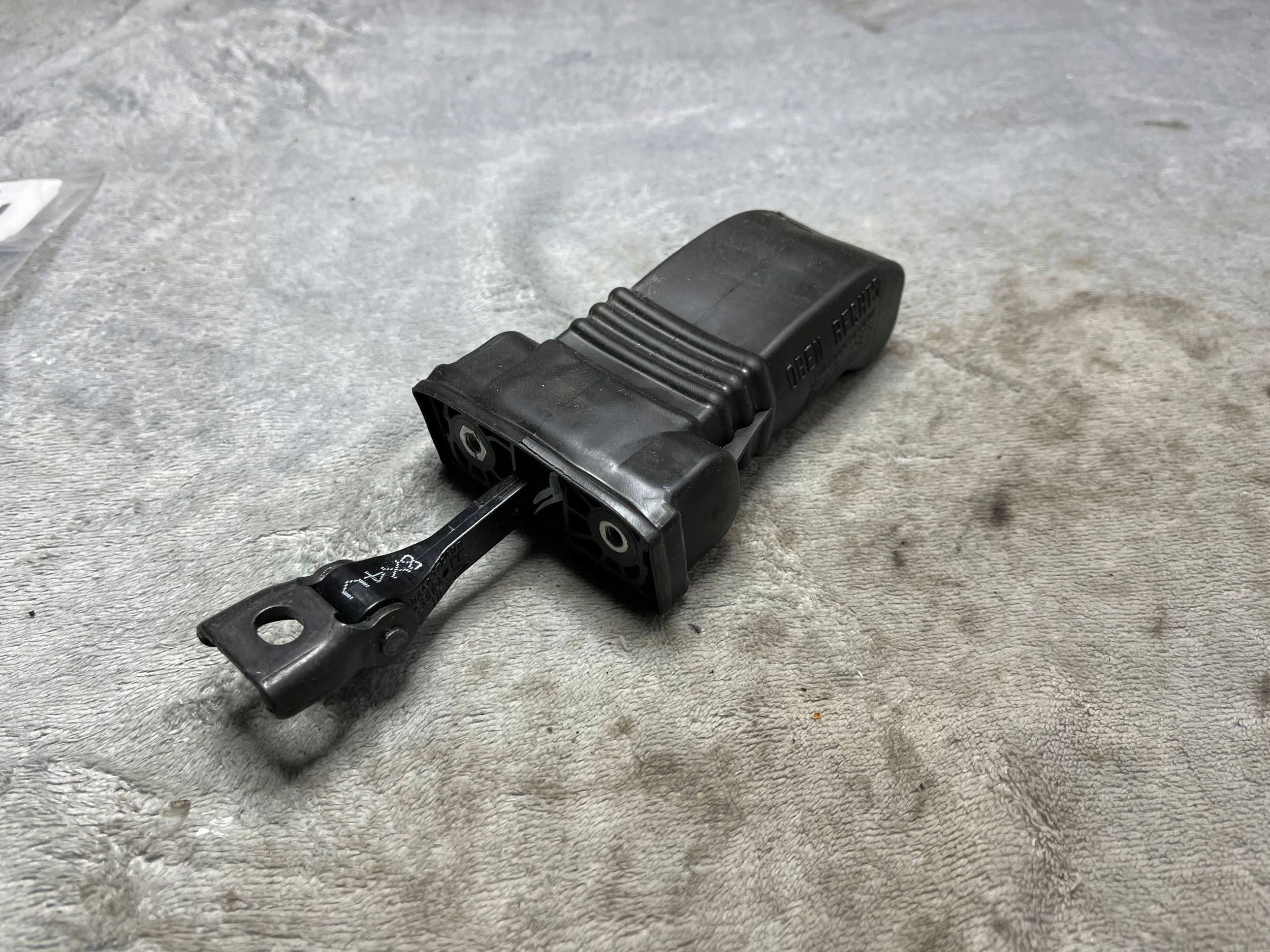 hinge door Audi A1 8X 10-18r. limiter left front 8X0837267 !J