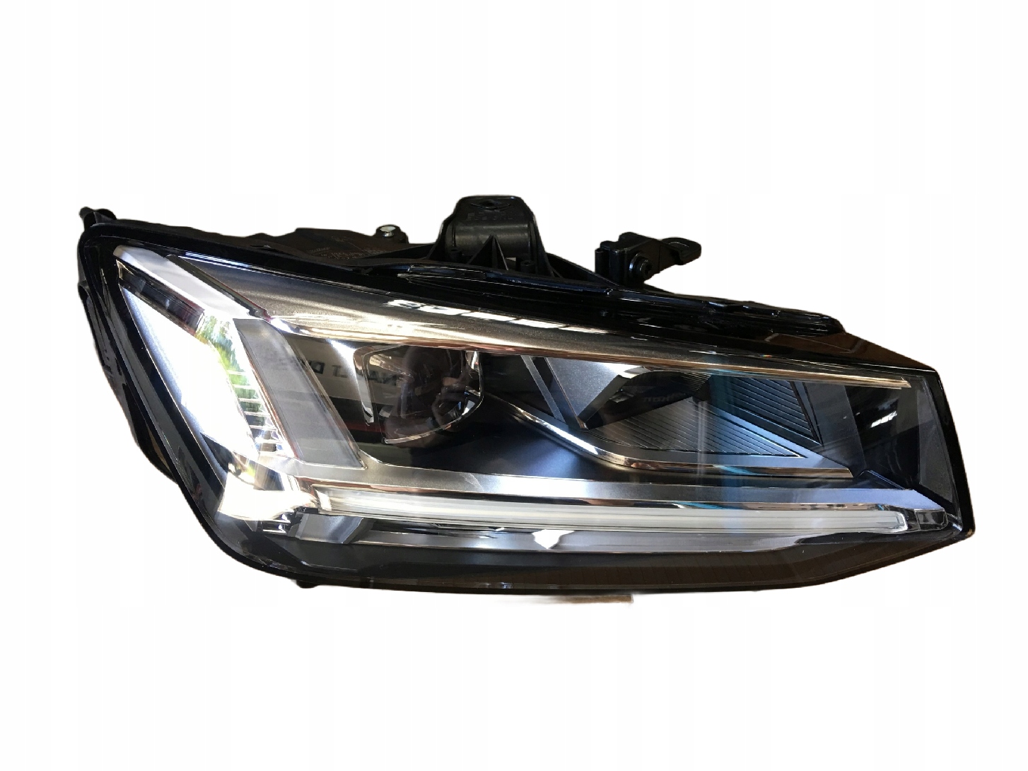НОВОЕ Фара Права Audi Q2 Полный комплект LED1a941034
