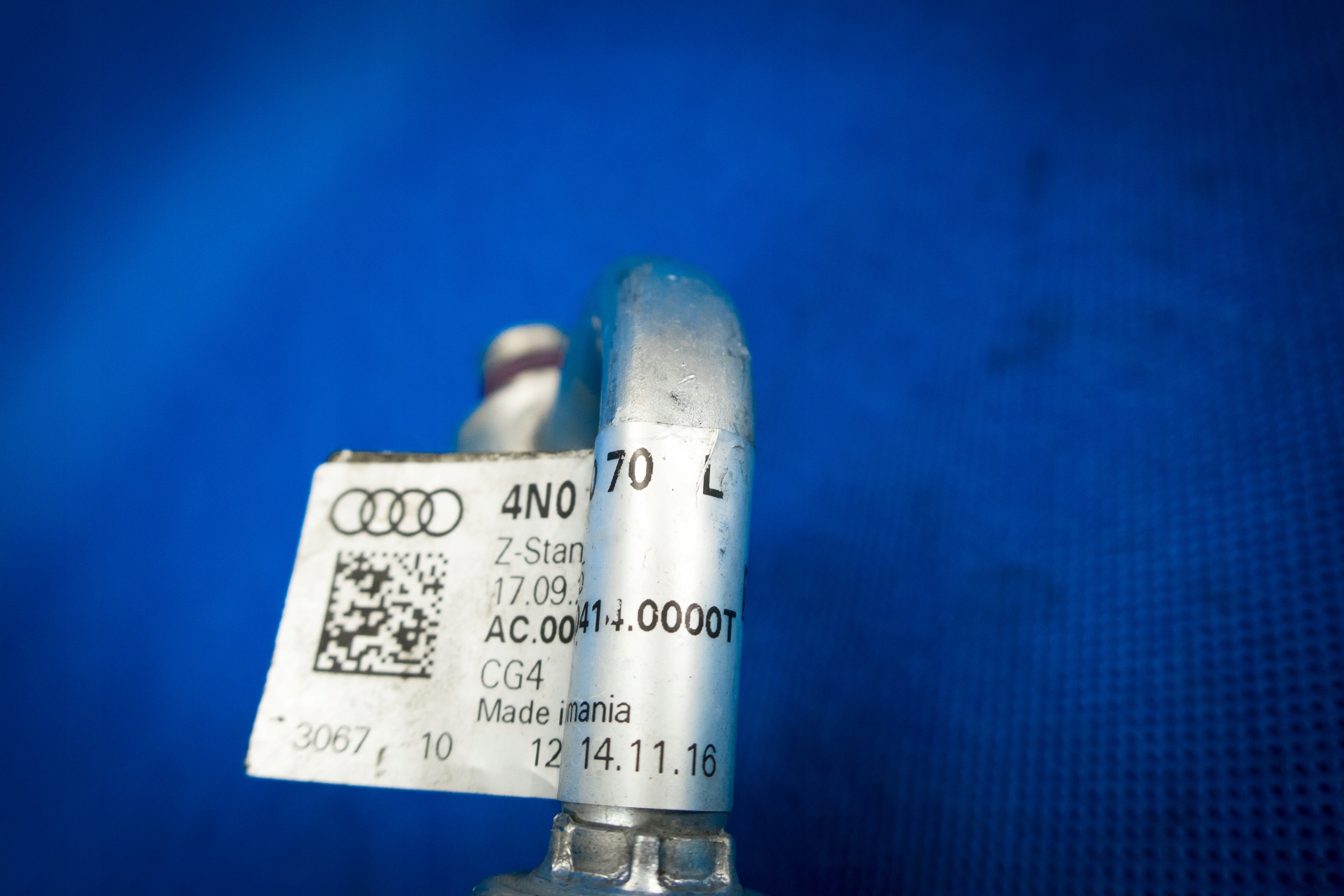 hadice vedení klimatizaci Audi A8 4N 4N0260701L