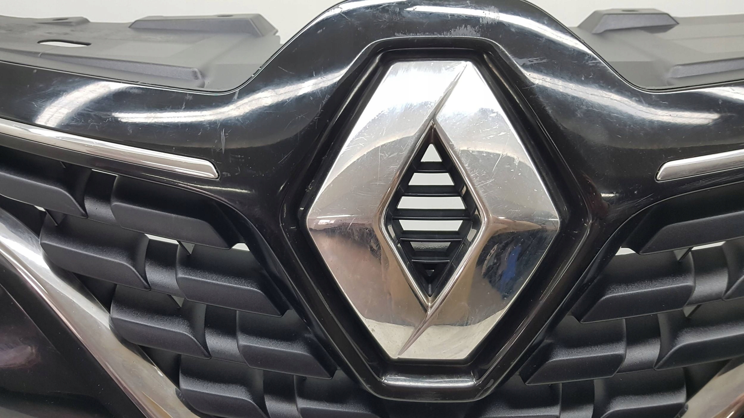 RENAULT KADJAR 2015 - nárazník předek 4040-4028