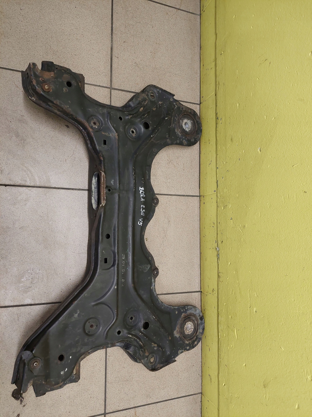 VW BORA 2.3 V5 axle beam subframe axle beam