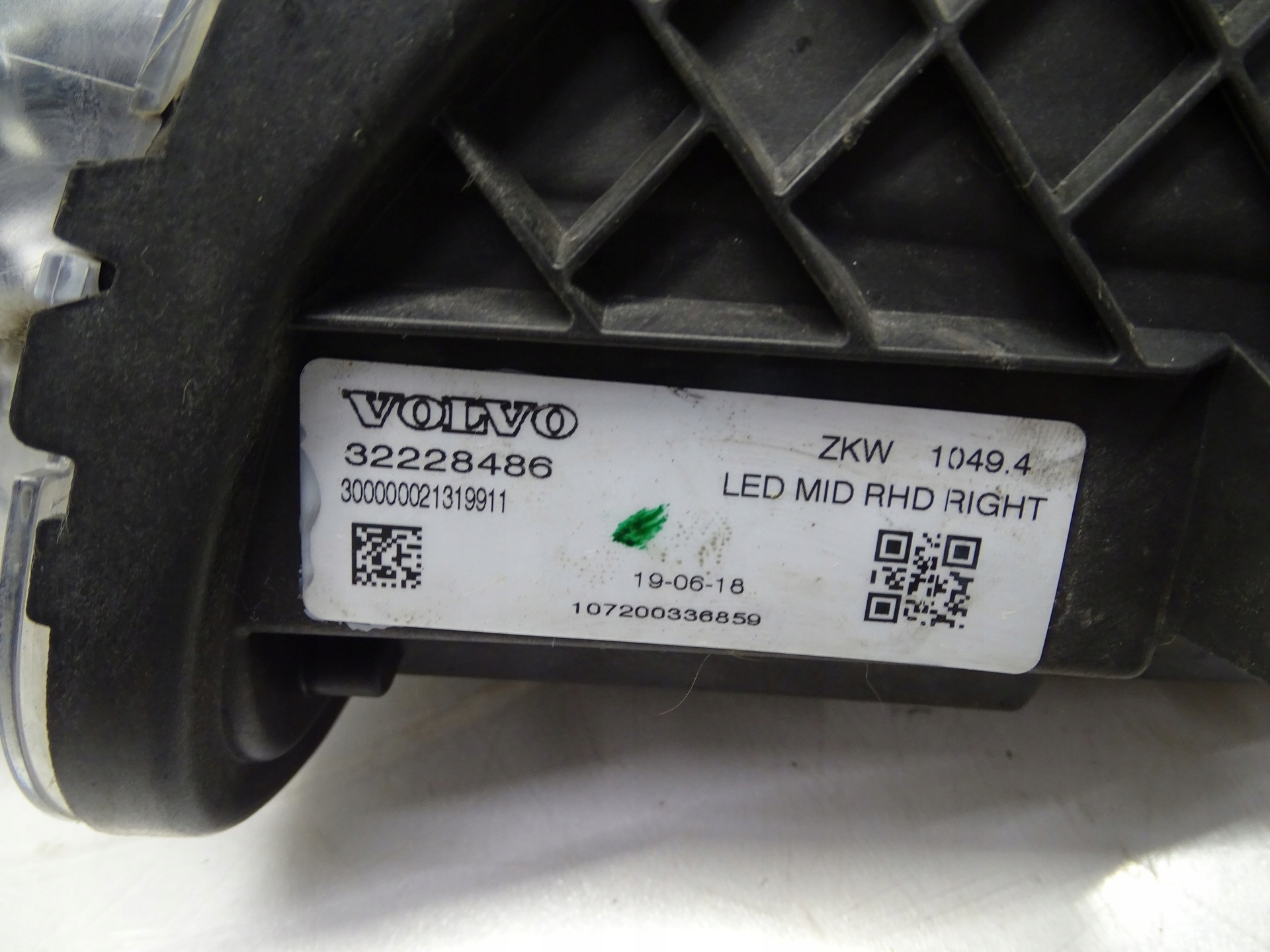 light front LED right UK VOLVO V40 32228486