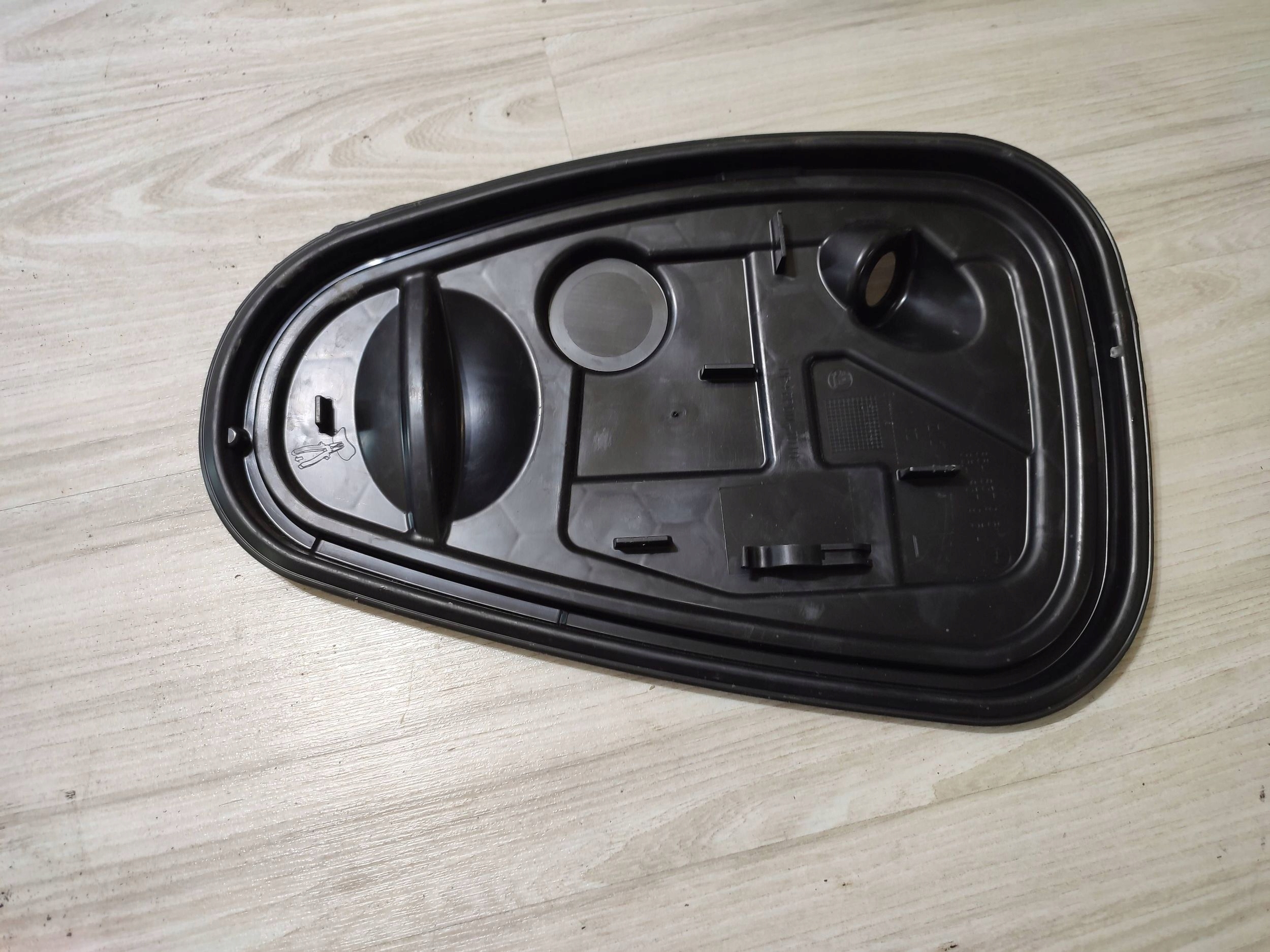 Skoda Scala 2020 front left cover door tylnych