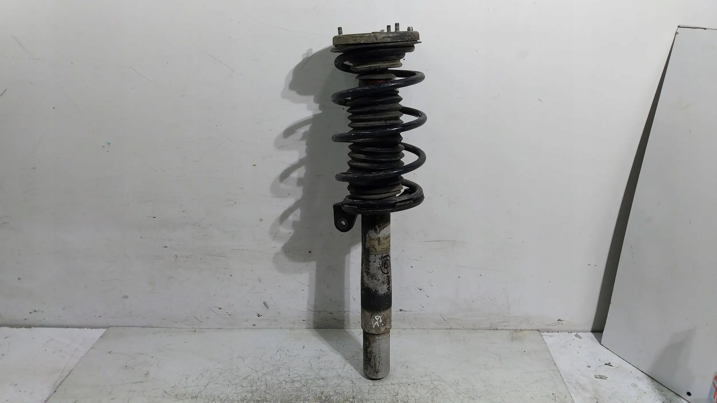 shock absorber right front 6753188 BMW E65
