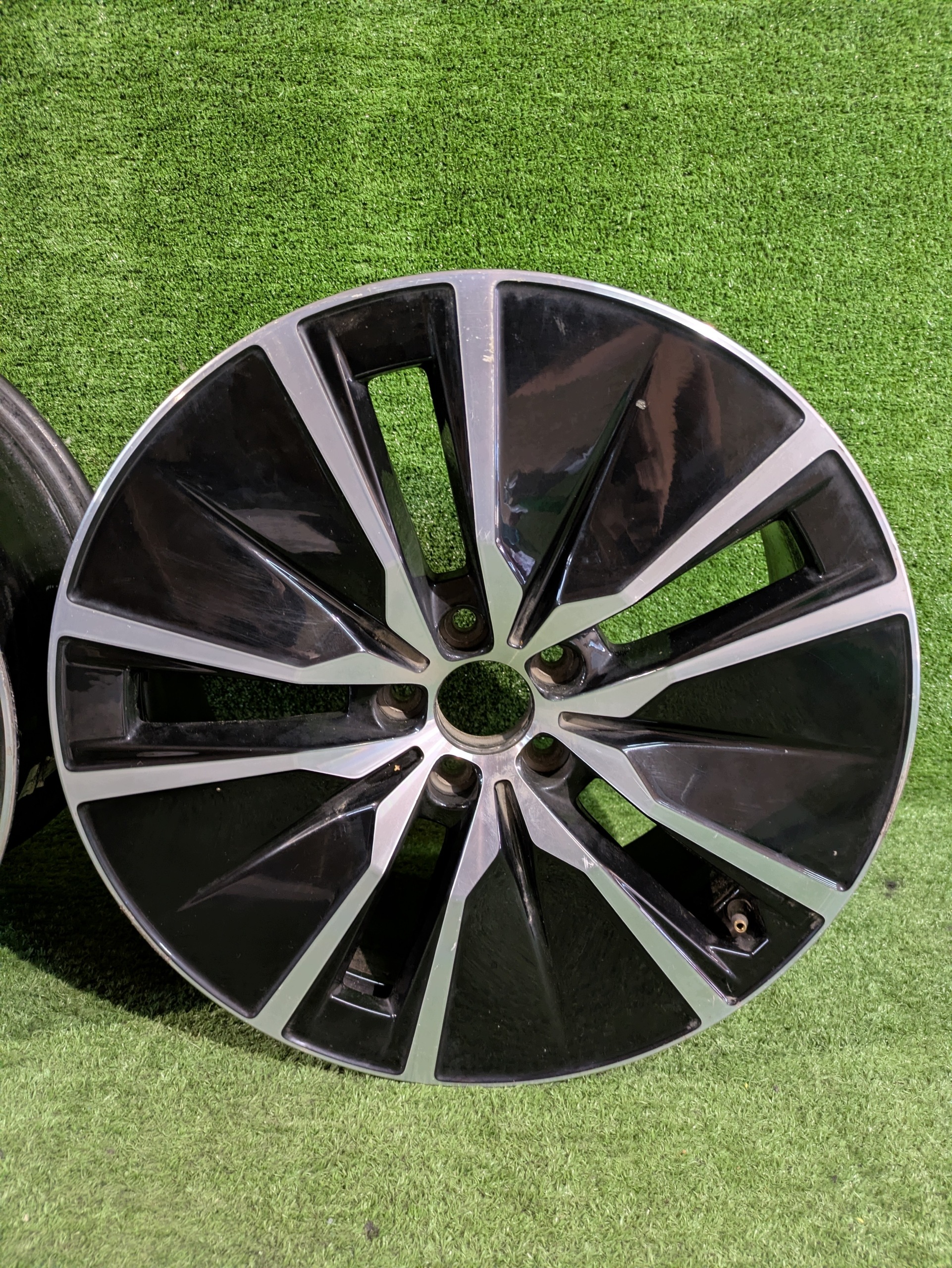 disk disk hliníkový VOLVO XC90 19" x 8J ET42.5 NR.F299