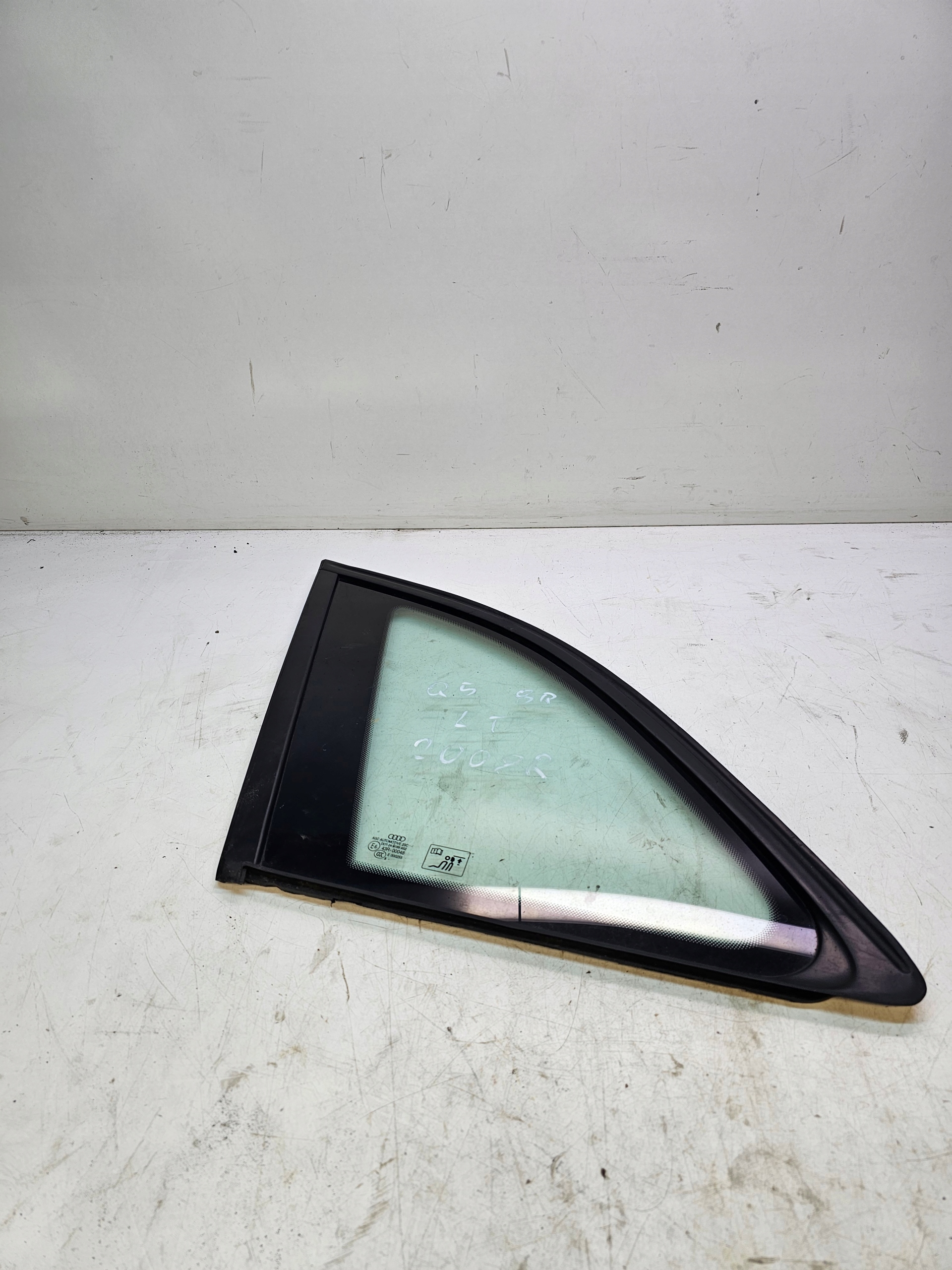 window bodywork AUDI Q5 8R left rear part 2008R