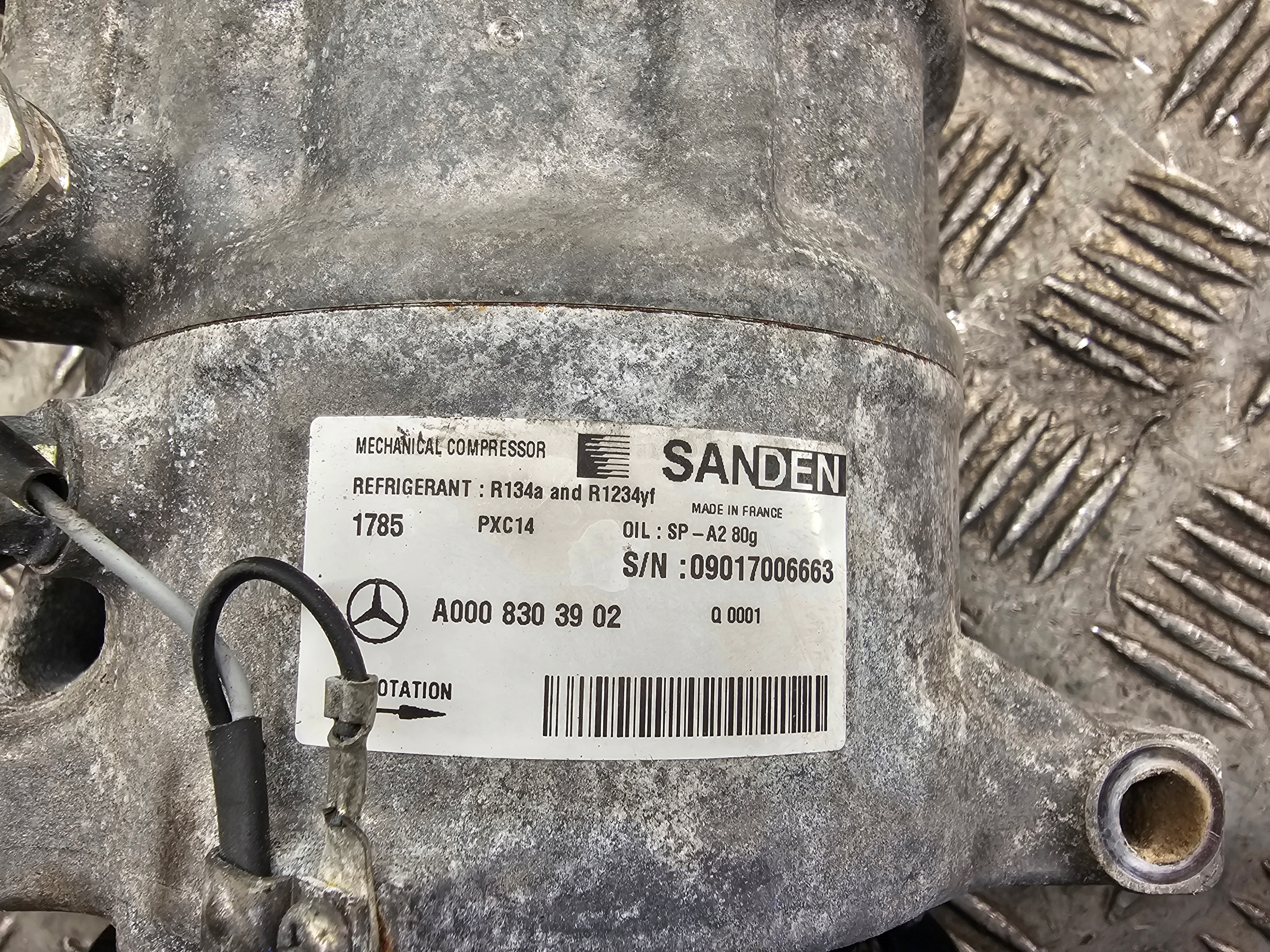 ORG compressor compressor; of the air conditioning MERCEDES - A0008303902