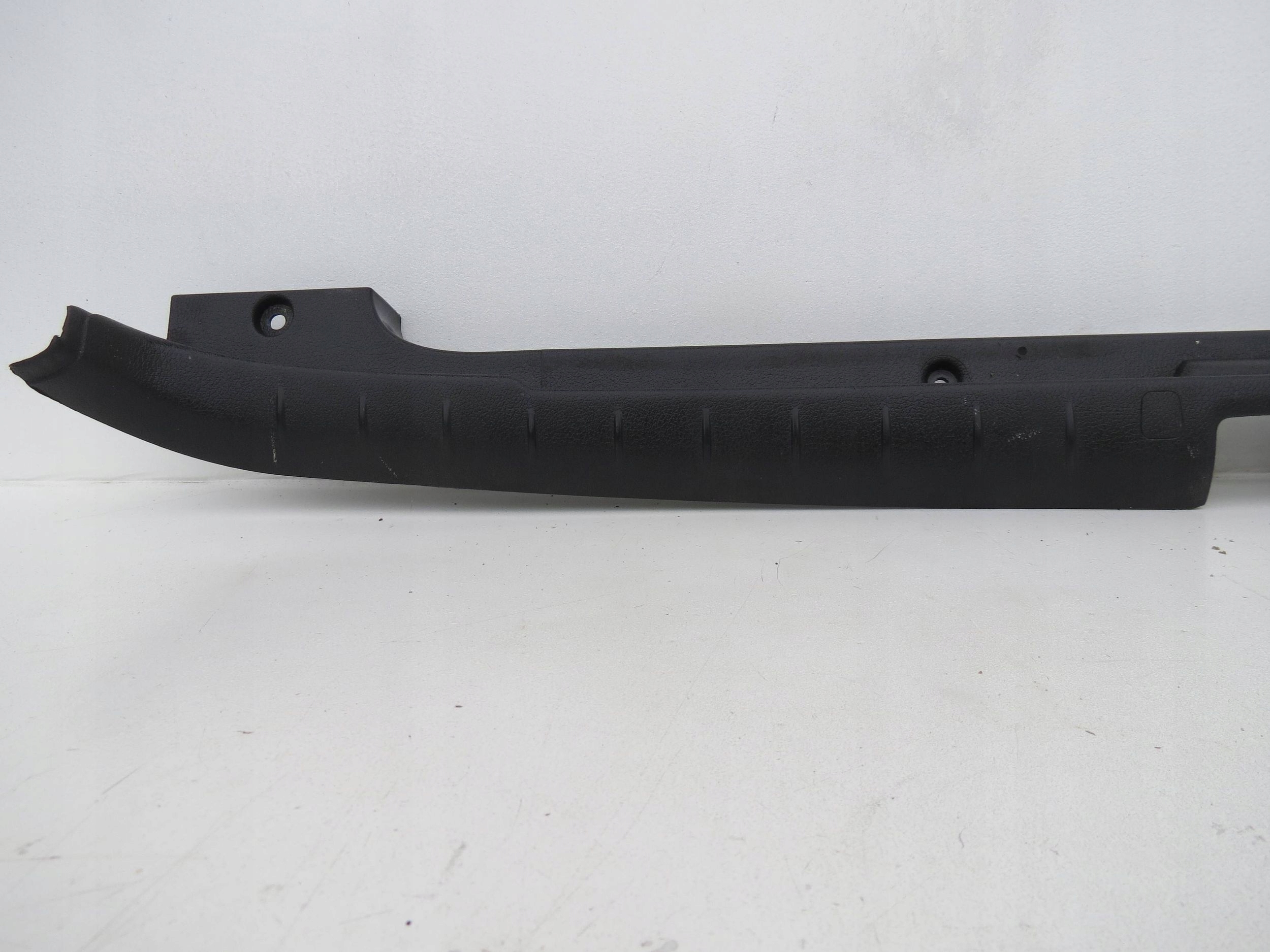cover of the threshold boot VOLVO XC70 II AWD 2.4D 185KM 2000-2007r
