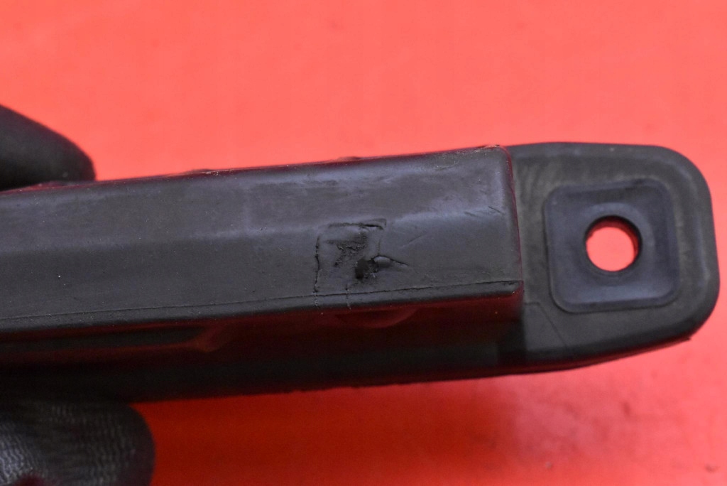 handle button bonnet rear part TOYOTA PRIUS III XW30 09-11