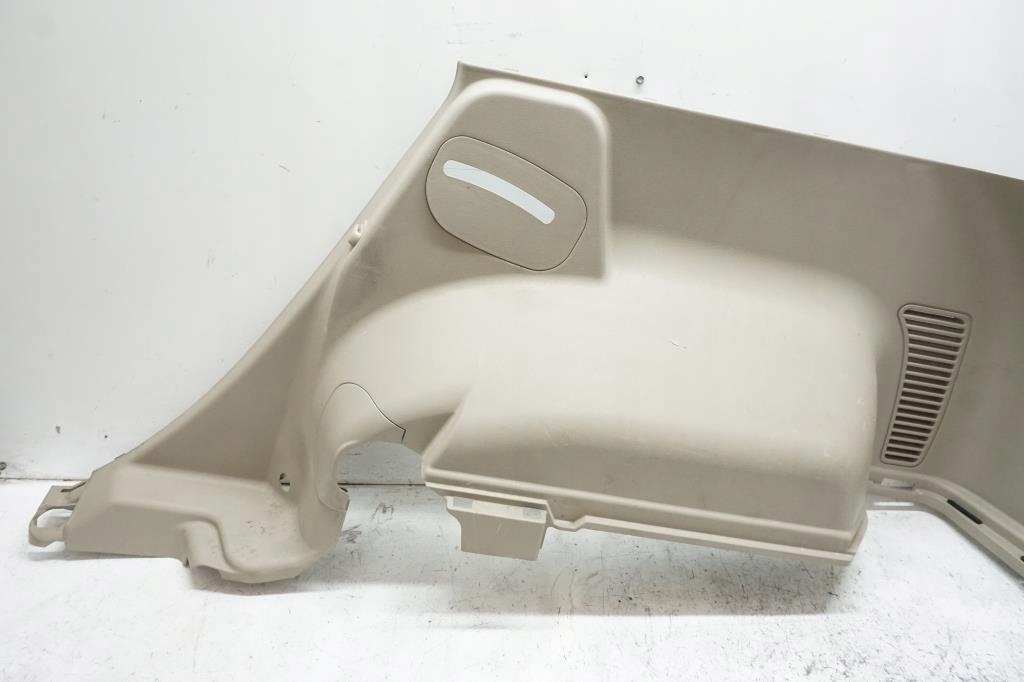 OSŁONA BOCZEK BAGAŻNIKA PRAWY TYŁ RENAULT KOLEOS Producent części Renault OE