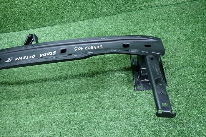 SKODA OCTAVIA IV 19- bumper support front front 5E3807109