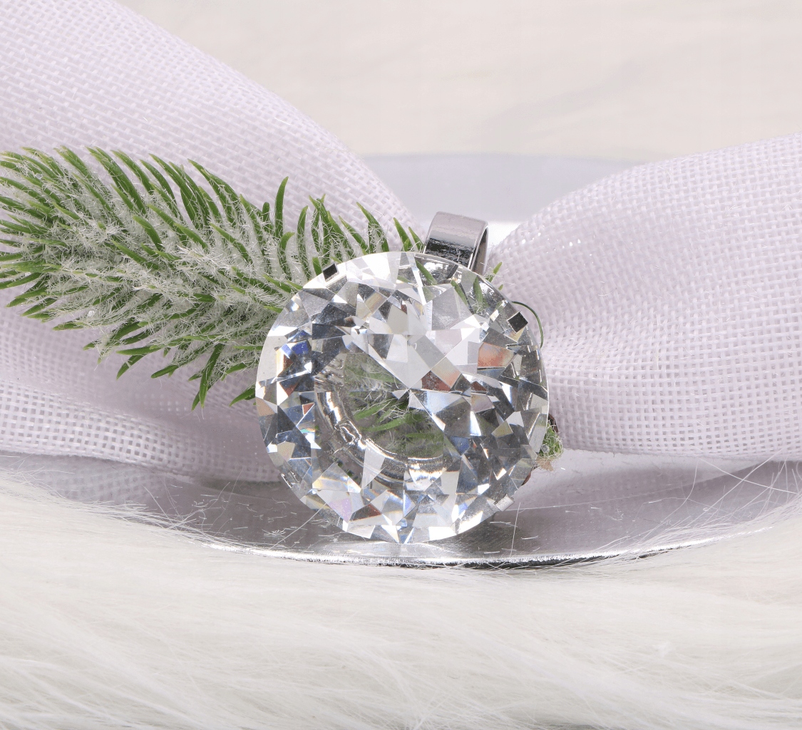 BRYLANTOWE SERWETNIKI NA ŚWIĄTECZNY STÓŁ 4 SZTUKI Typ inny