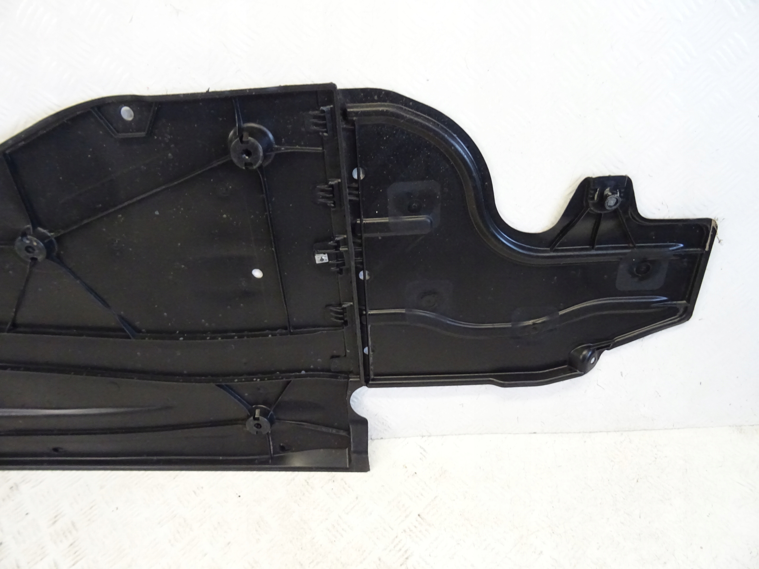 Blende Abdeckung Unterfahrschutz links AUDI A3 8Y GOLF VIII ATECA 5WA825201