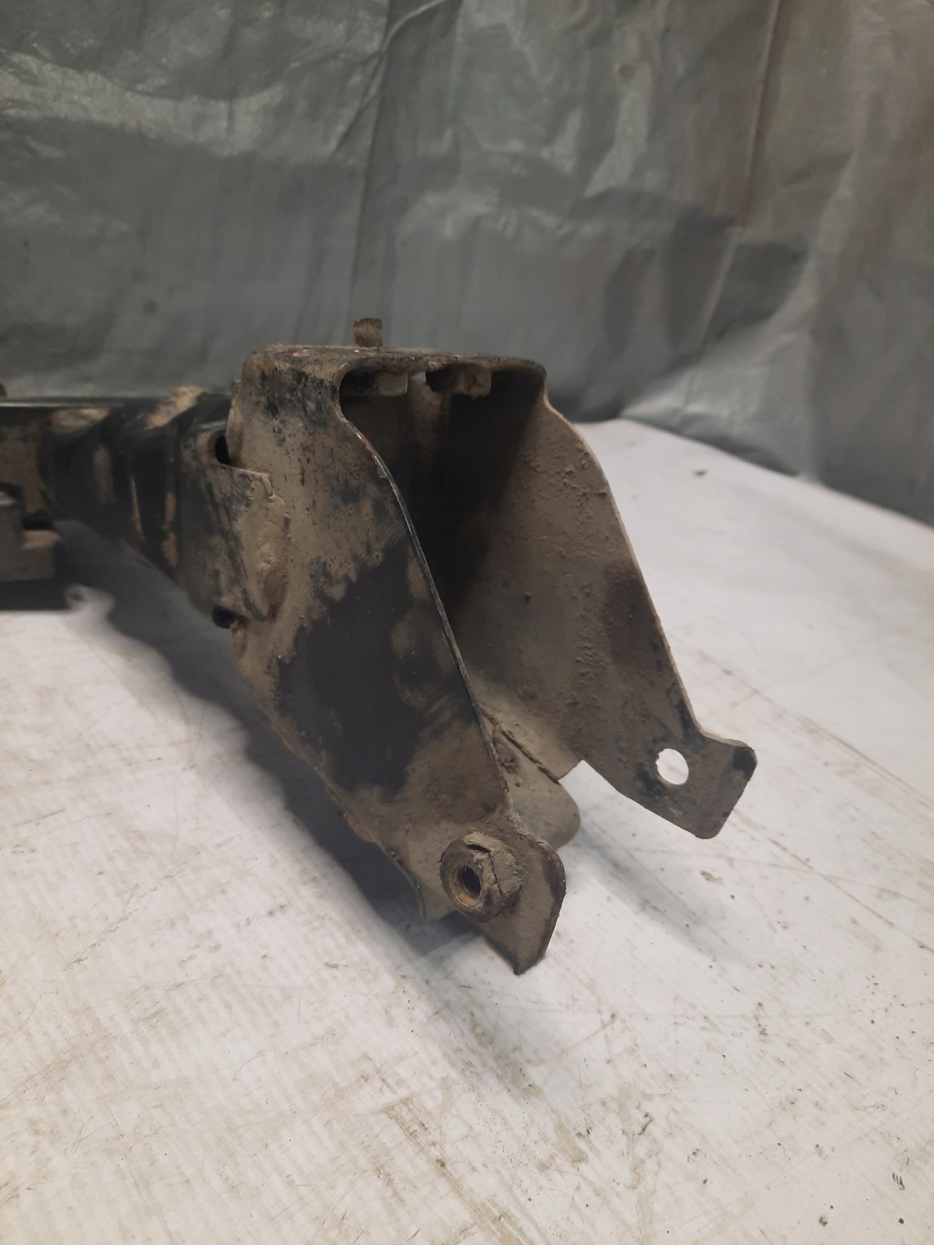 výztuha pod nárazník Citroen C8 Peugeot 807 2.2HDI předek