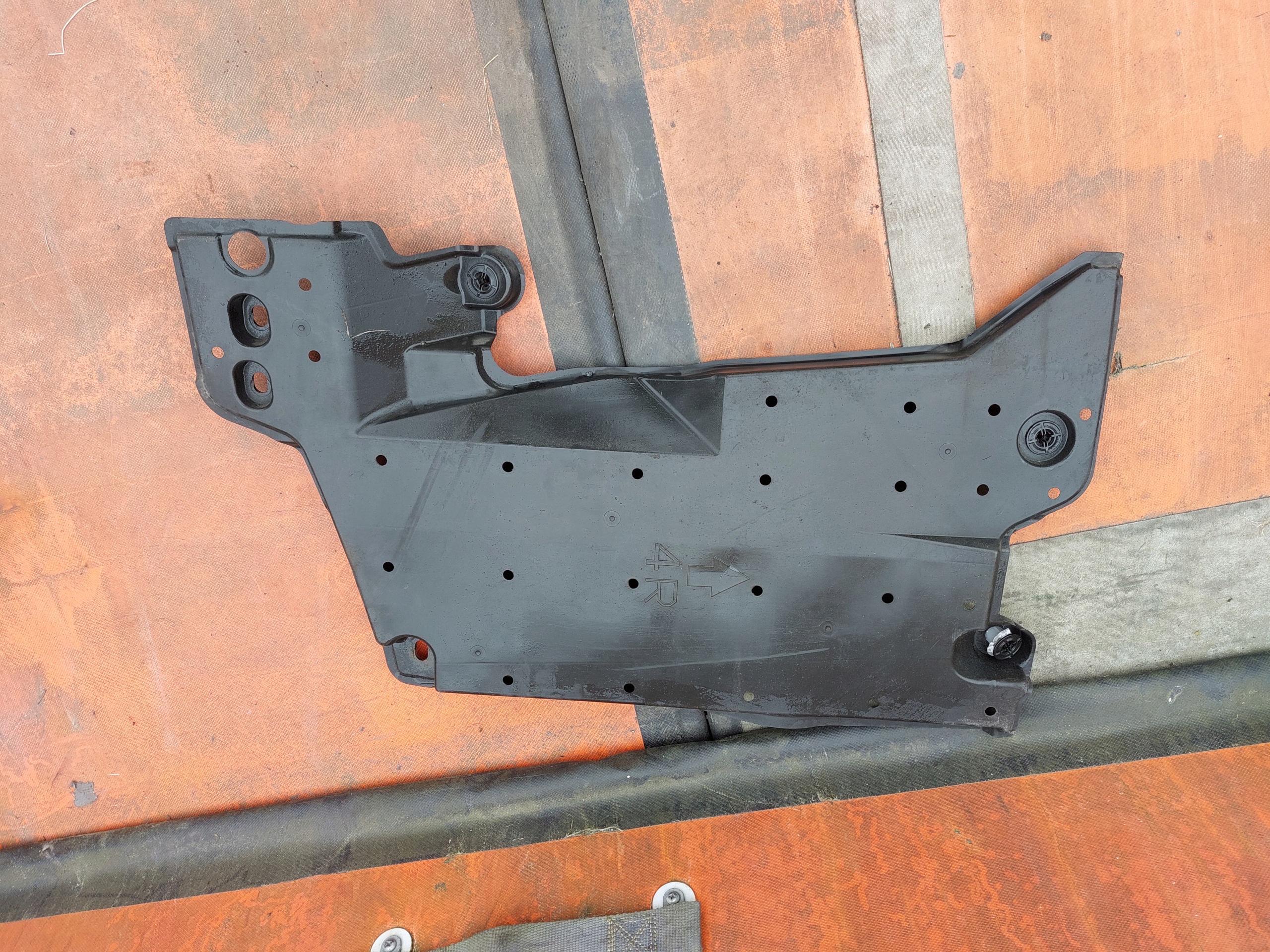 Blende Abdeckung Unterfahrschutz TOYOTA PRIUS PLUS IV 20r