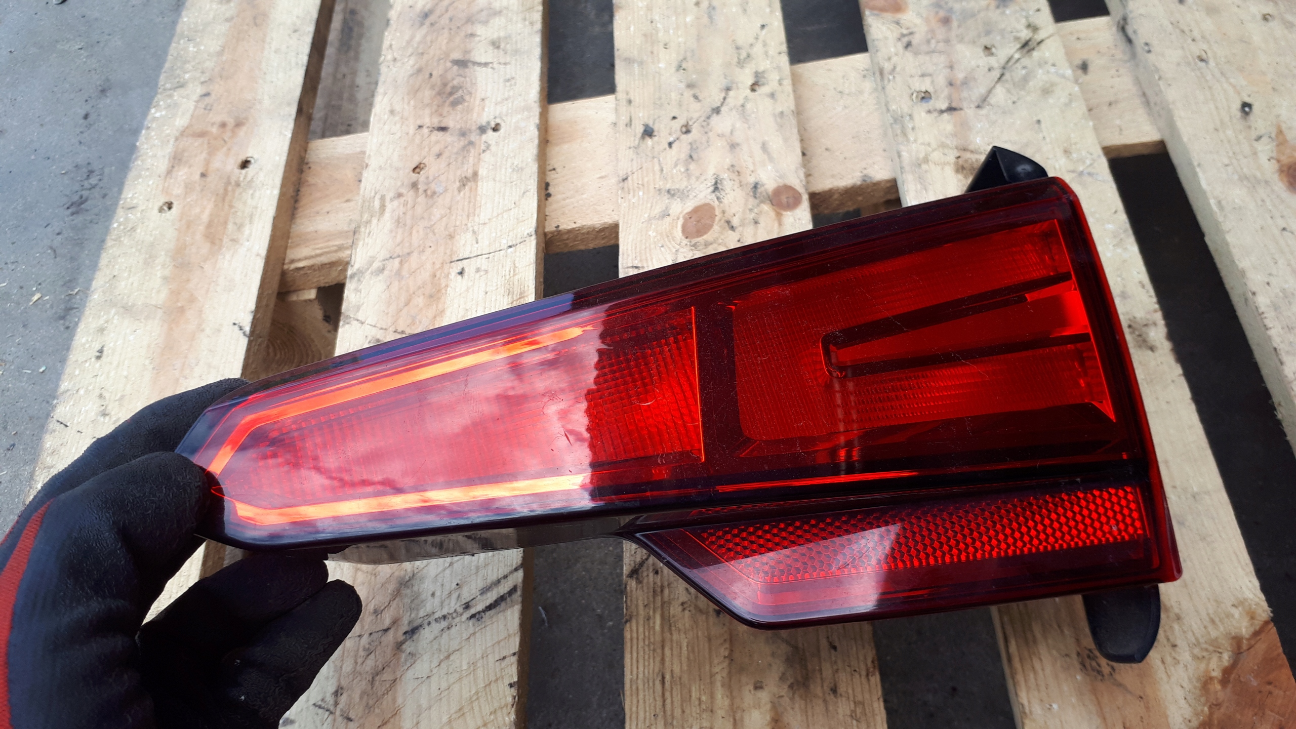 A4 B9 8W light right right rear part sedan 8W5945076A