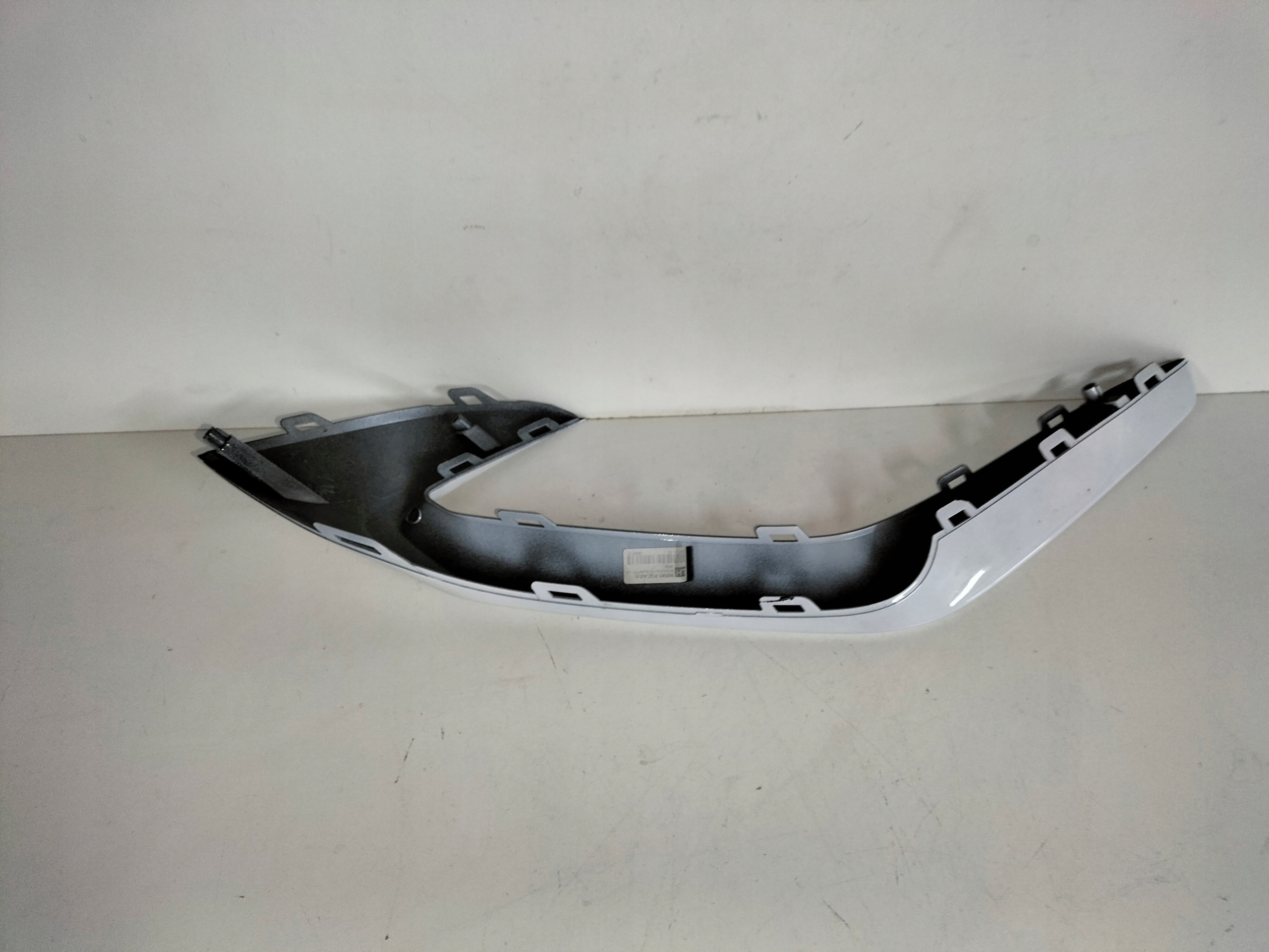 moulding of a bumper front left KIA SPORTAGE 5 V 21