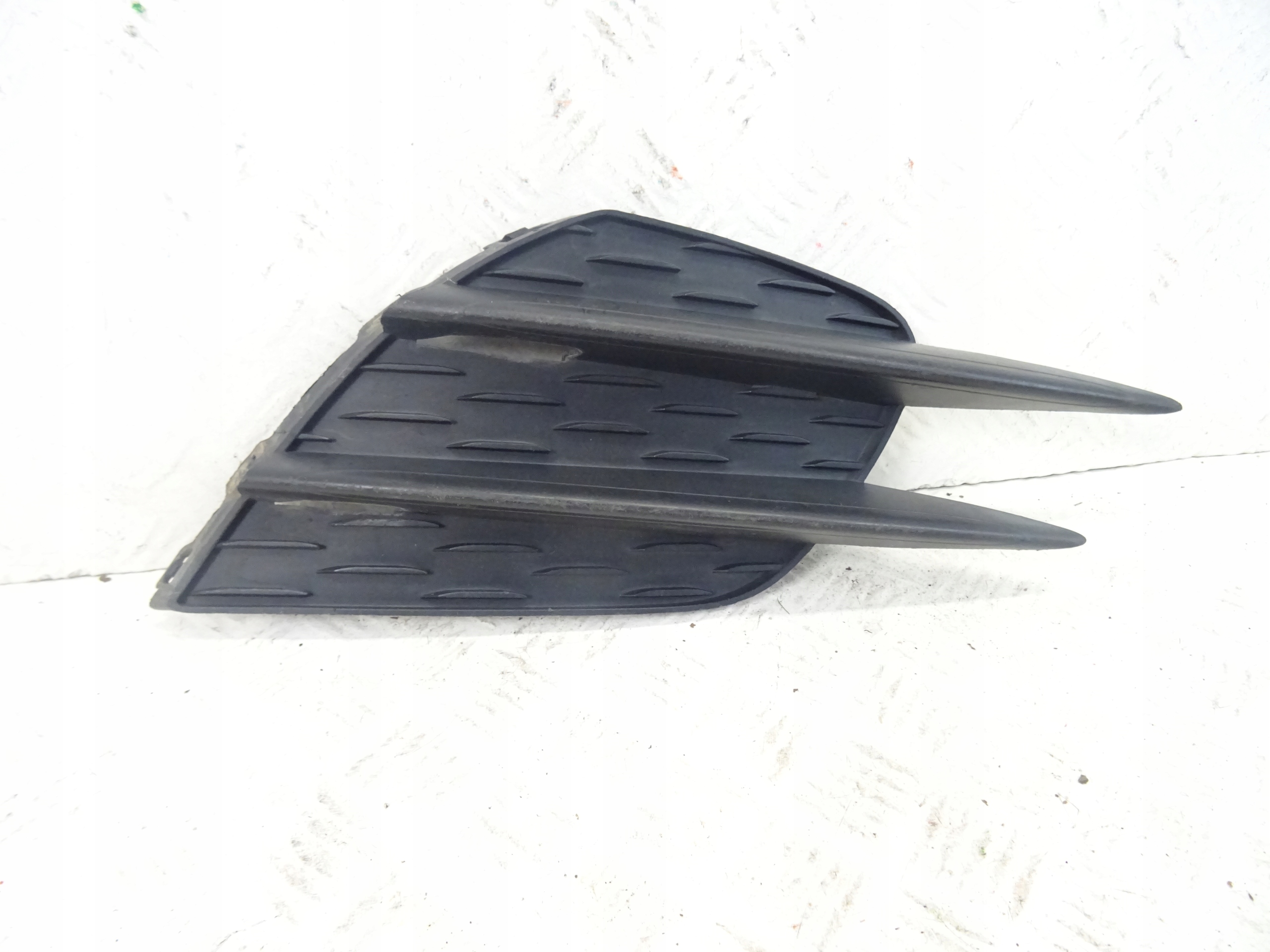 grid of a bumper front front right MERCEDES A177 AMG A1778858400
