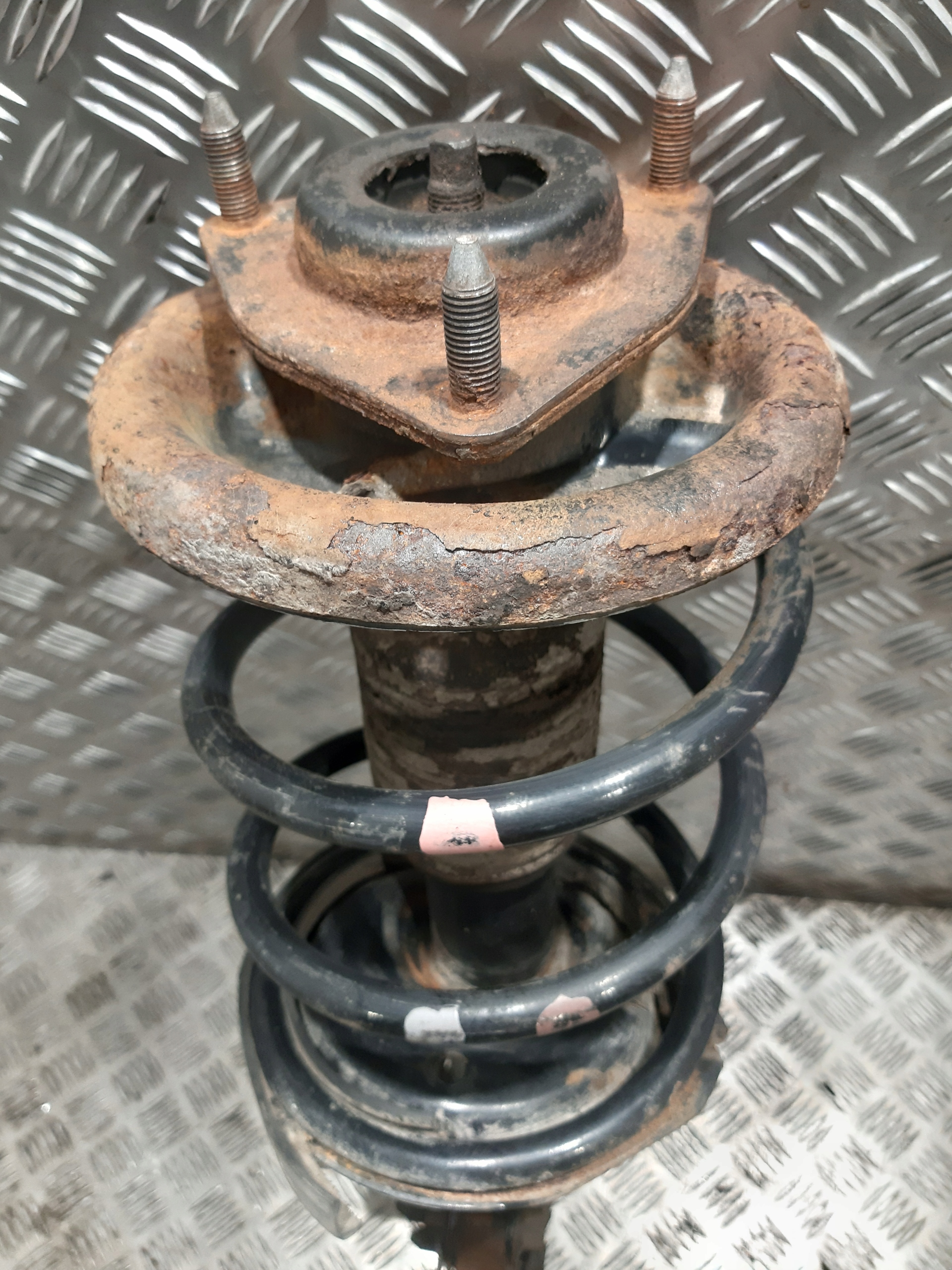 mcpherson swing shock absorber left front MITSUBISHI LANCER VIII 2.0 DID