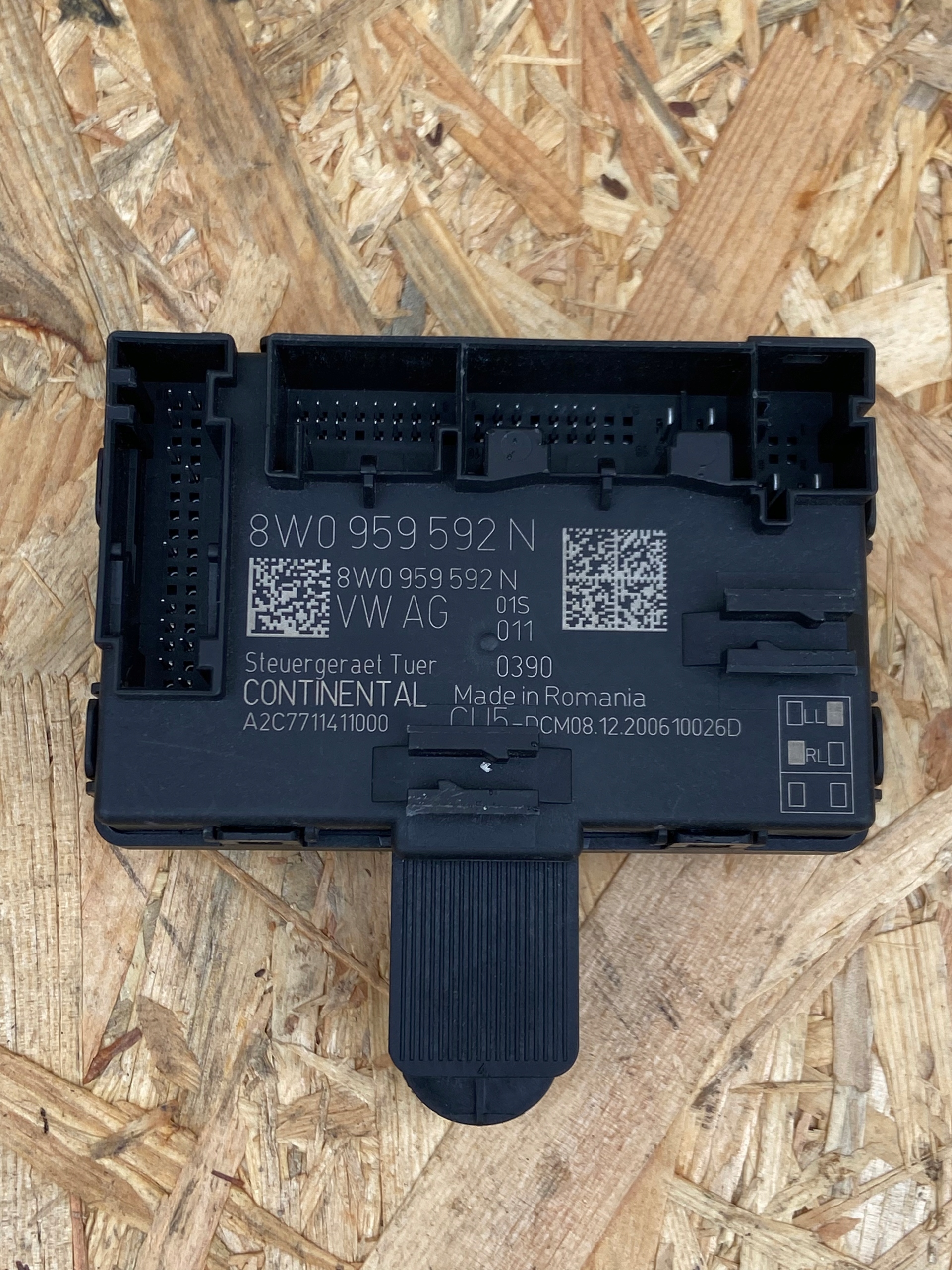 8W0 959 - Модуль управління дверима AUDI A4 B9 8W0959592N