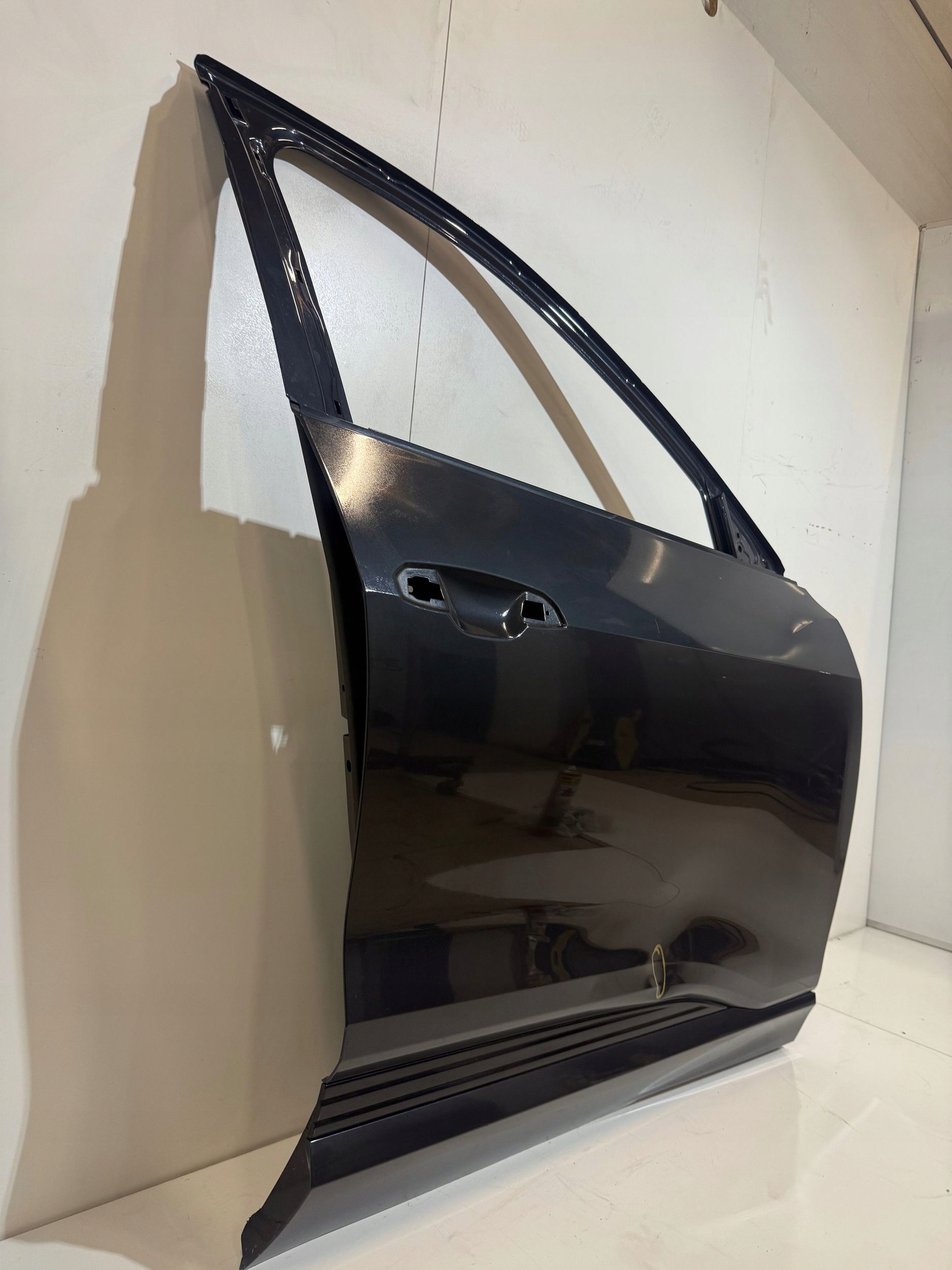 Audi e-tron ETRON 24 4KE Prawa strona Drzwi przednie PRAWE Numer katalogowy części 4KE831052B