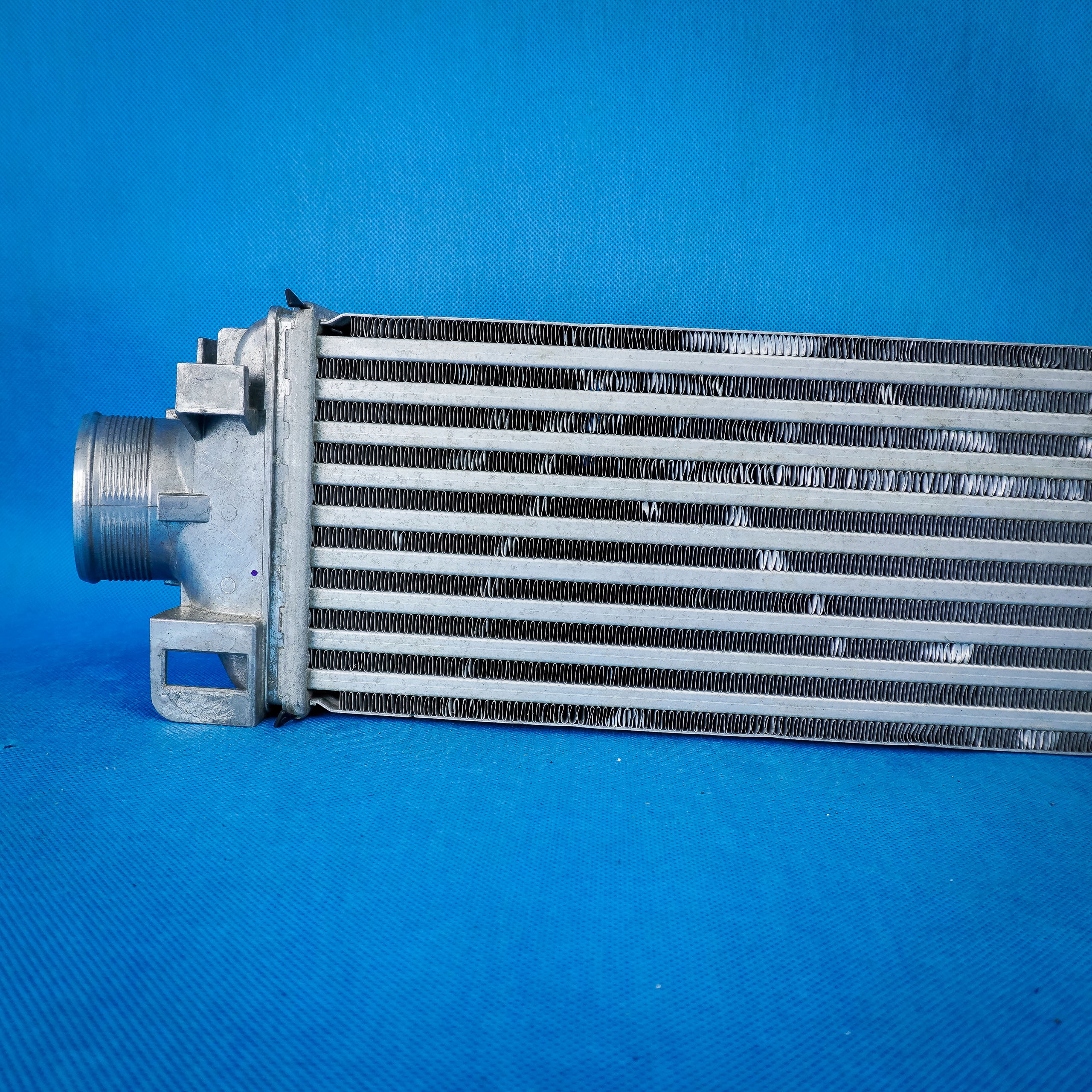 intercooler radiator Audi A4 8W B9 A5 F5 3.0TDI 8W0145805E