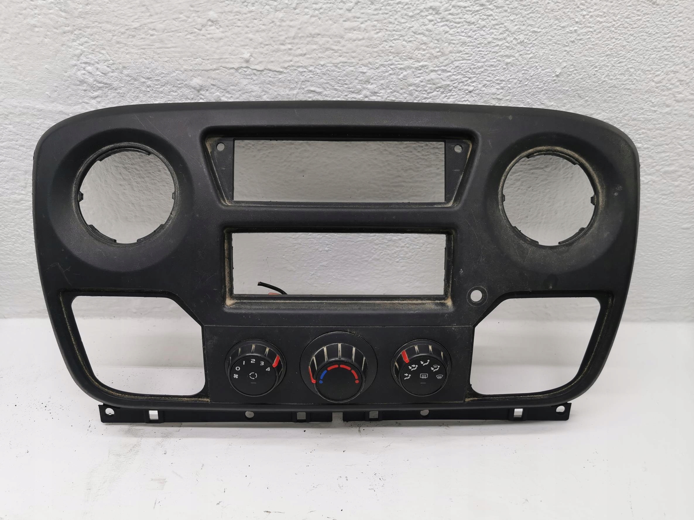 PANEL Bouches buses Grille RENAULT MASTER III 682600025R