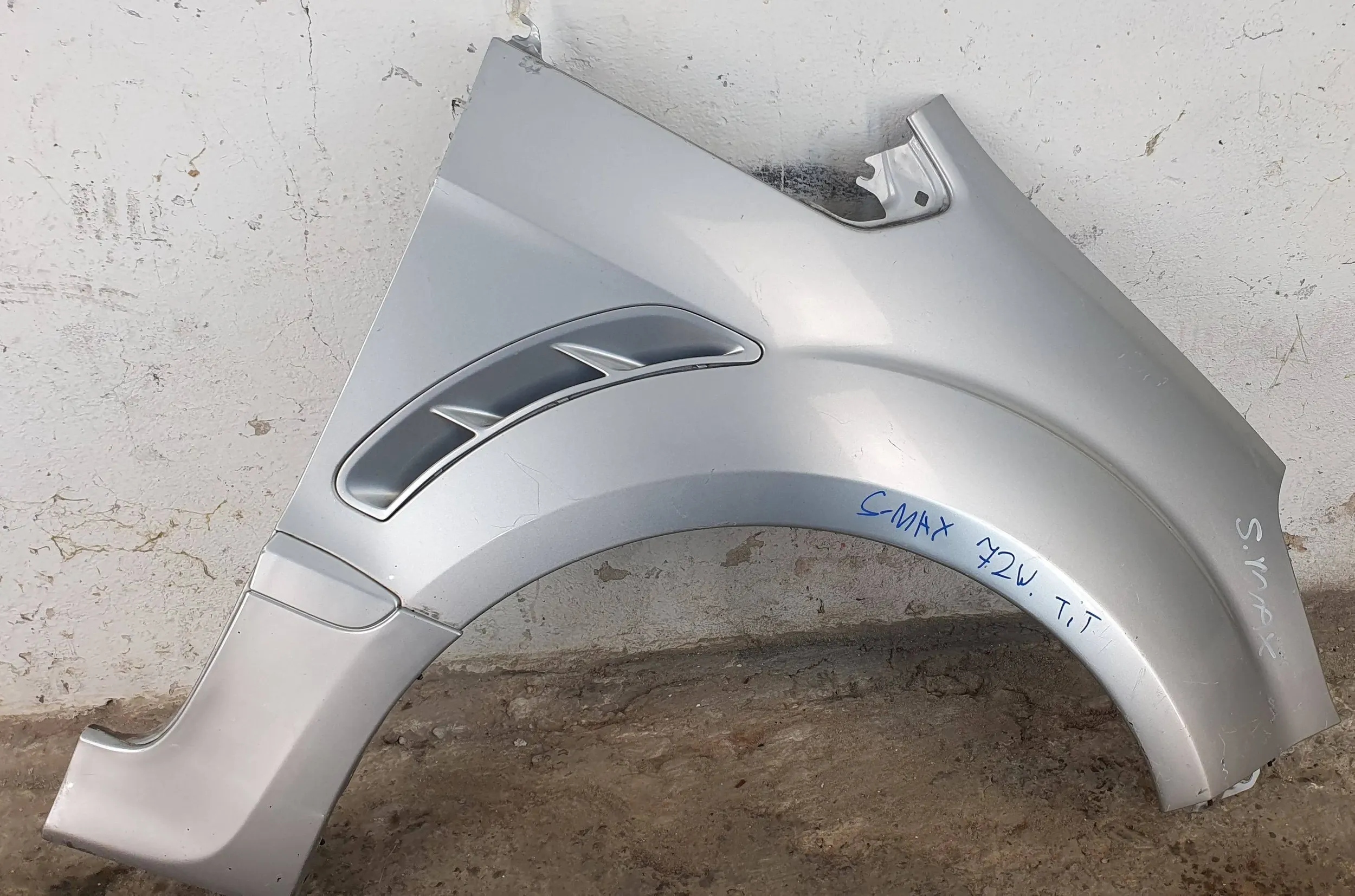 Ford S-MAX MK1 and 06-15 Titanium right fender front front $