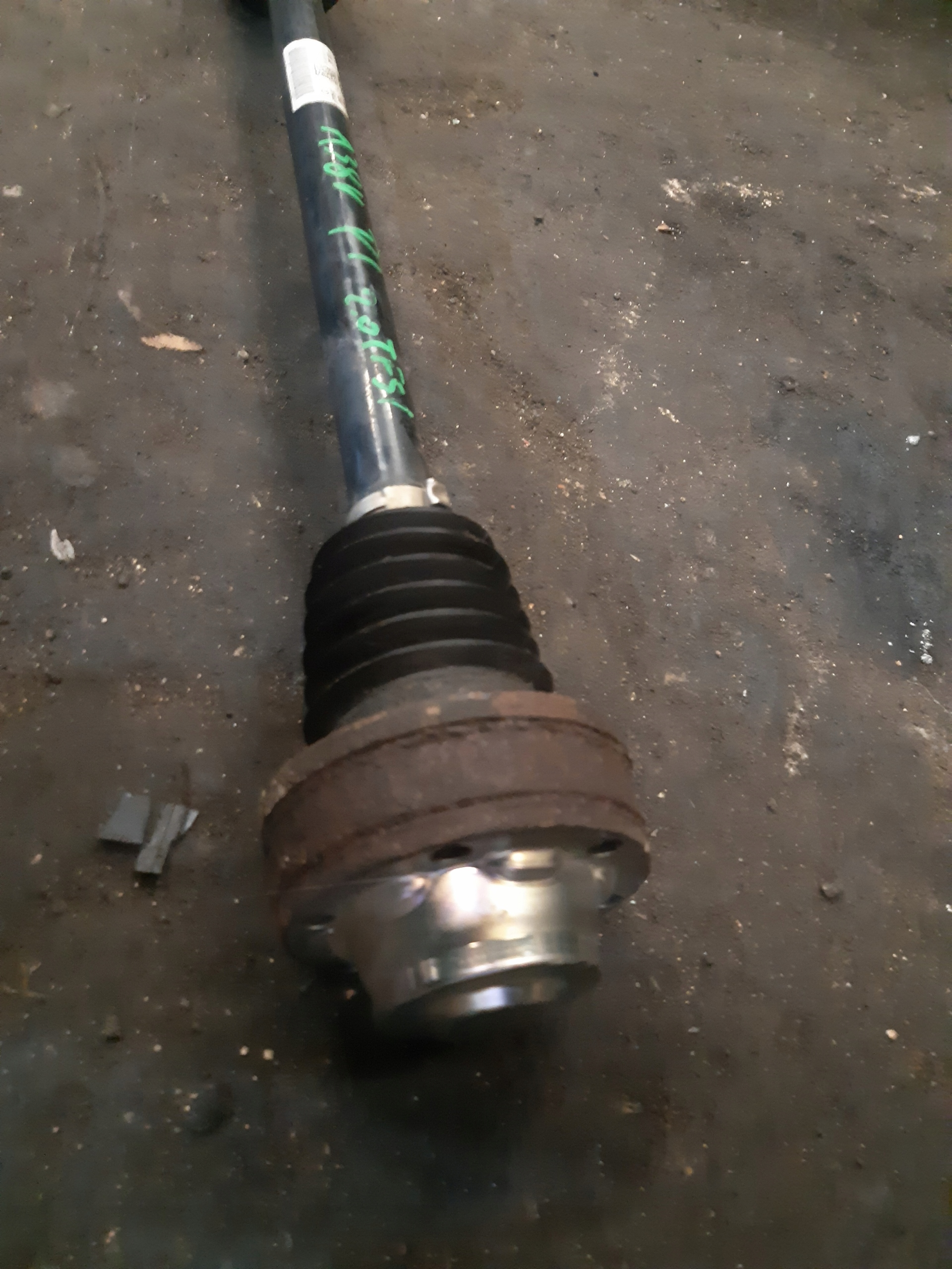 AUDI A3 8V semi-axis right rear part right rear 5Q0501204A