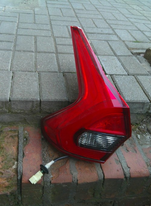 MITSUBISHI ECLIPSE CROSS 17-21 LAMPA LEWA TYLNA LED ORYGINAŁ