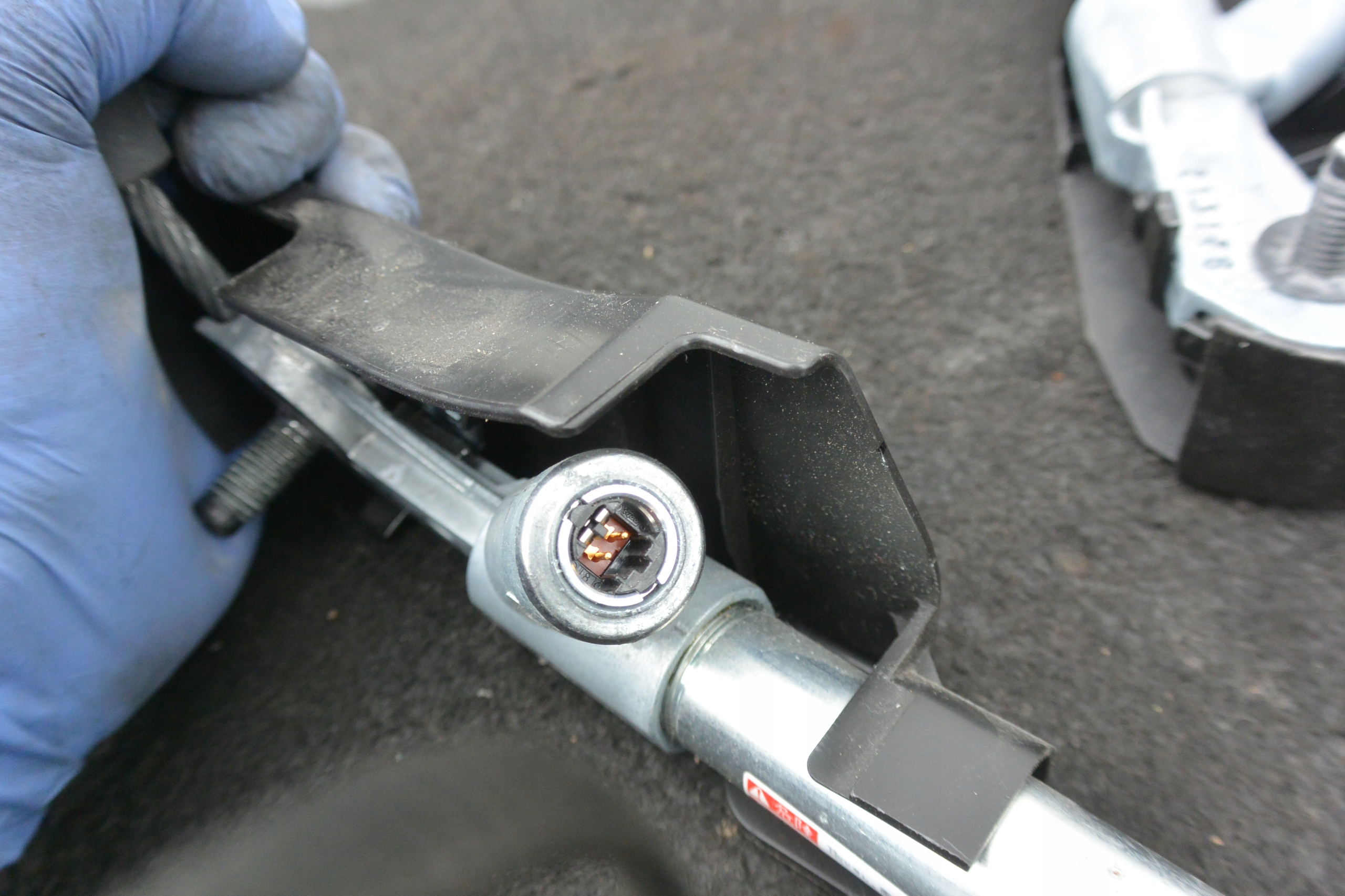 adjuster supports right left TESLA MODEL S 12-16
