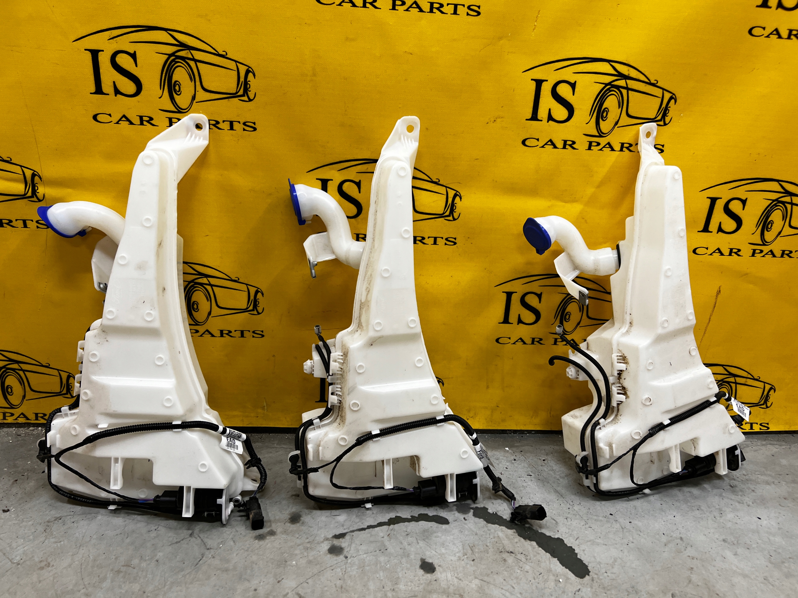 LV4B-13K175 - FORD KUGA MK3 БАЧОК ОМЫВАТЕЛЯ