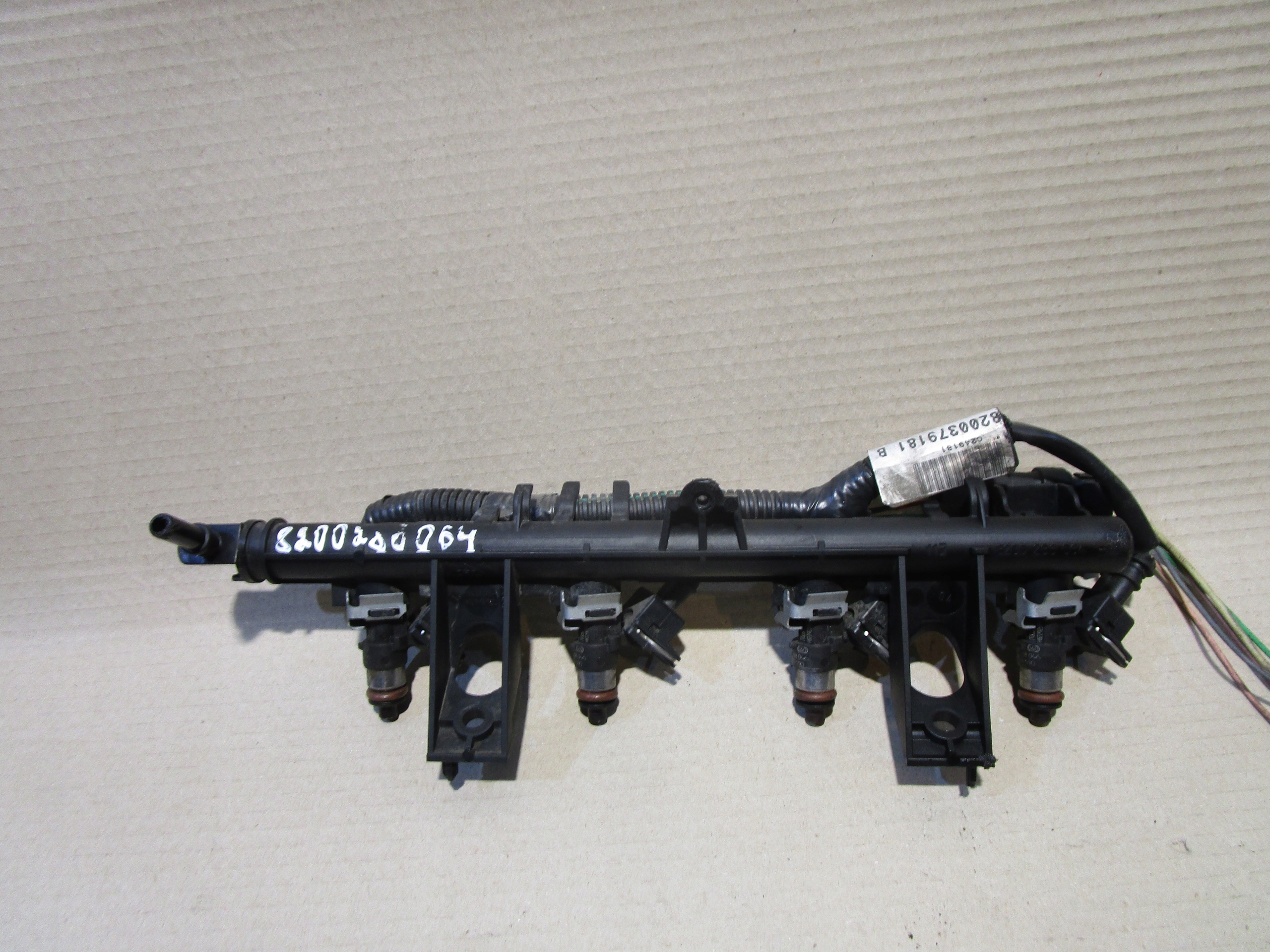 Wtryskiwacze listwa Renault Clio III 1.2 16V