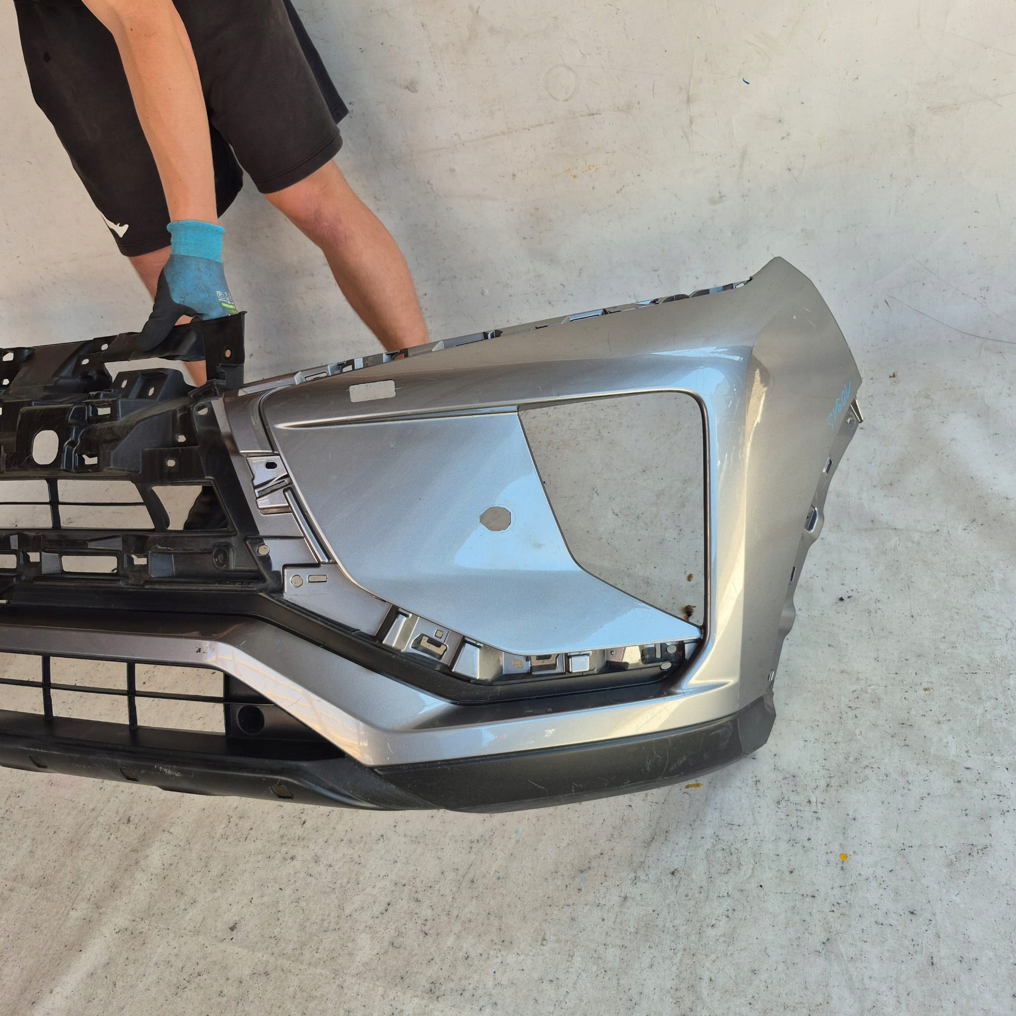 MITSUBISHI ECLIPSE CROSS 18-20 bumper front front PDC SPR