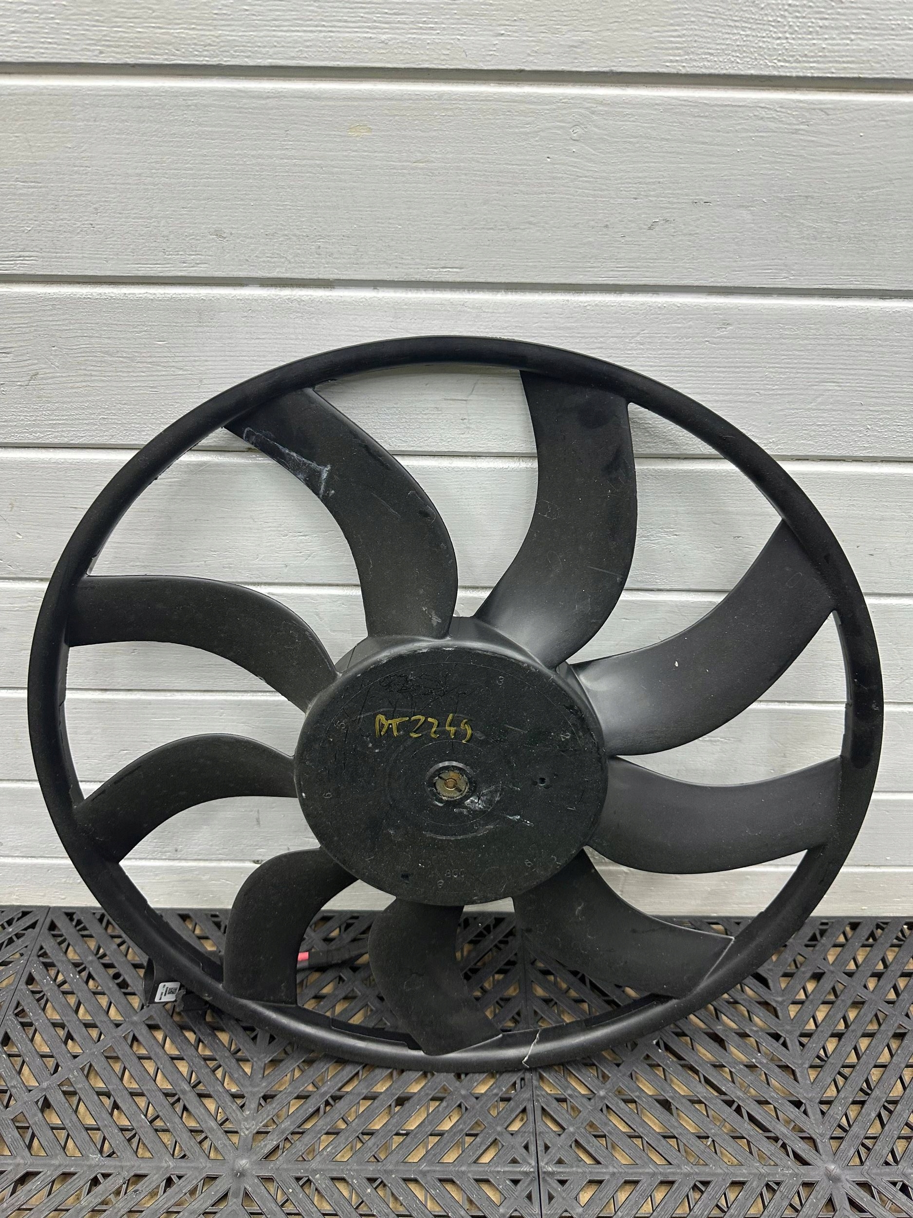 radiator fan BMW X5 E70 8618242