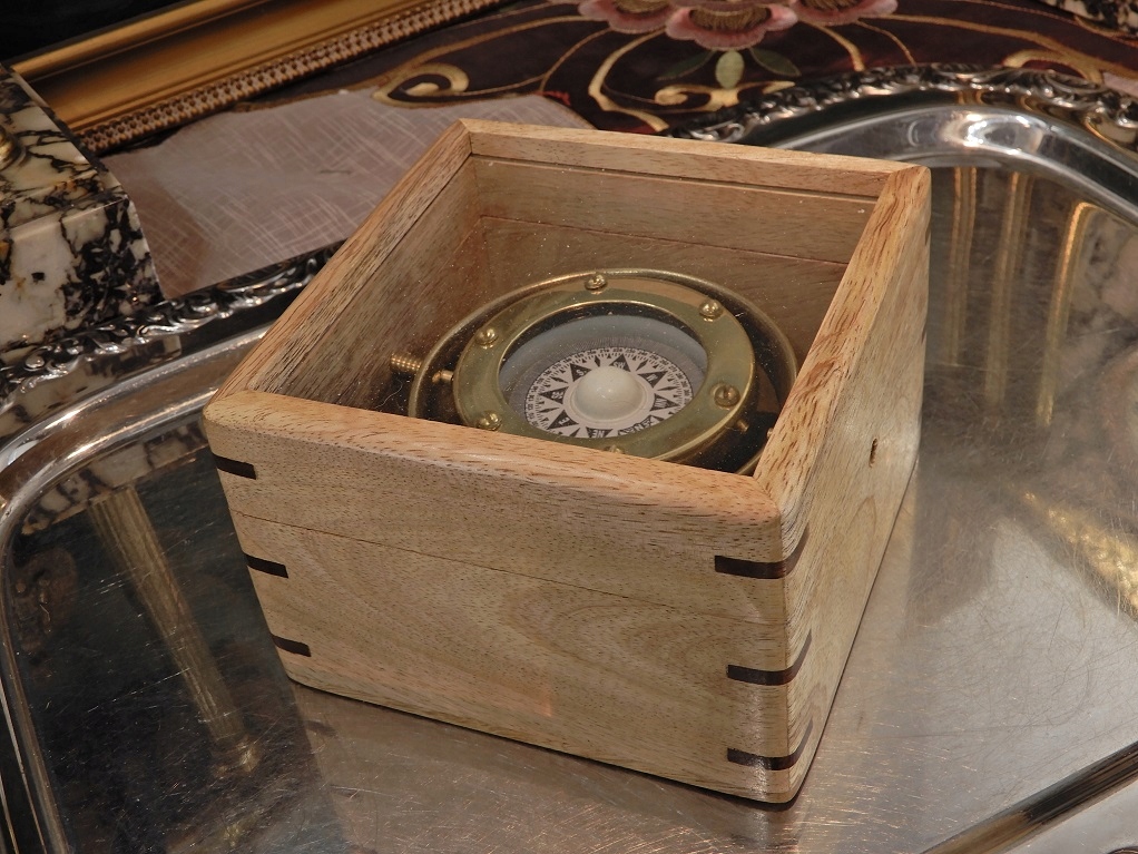 KOMPAS SAMOPOZIOMUJĄCY PREZENT DLA ŻEGLARZA m Model awinBN-2056