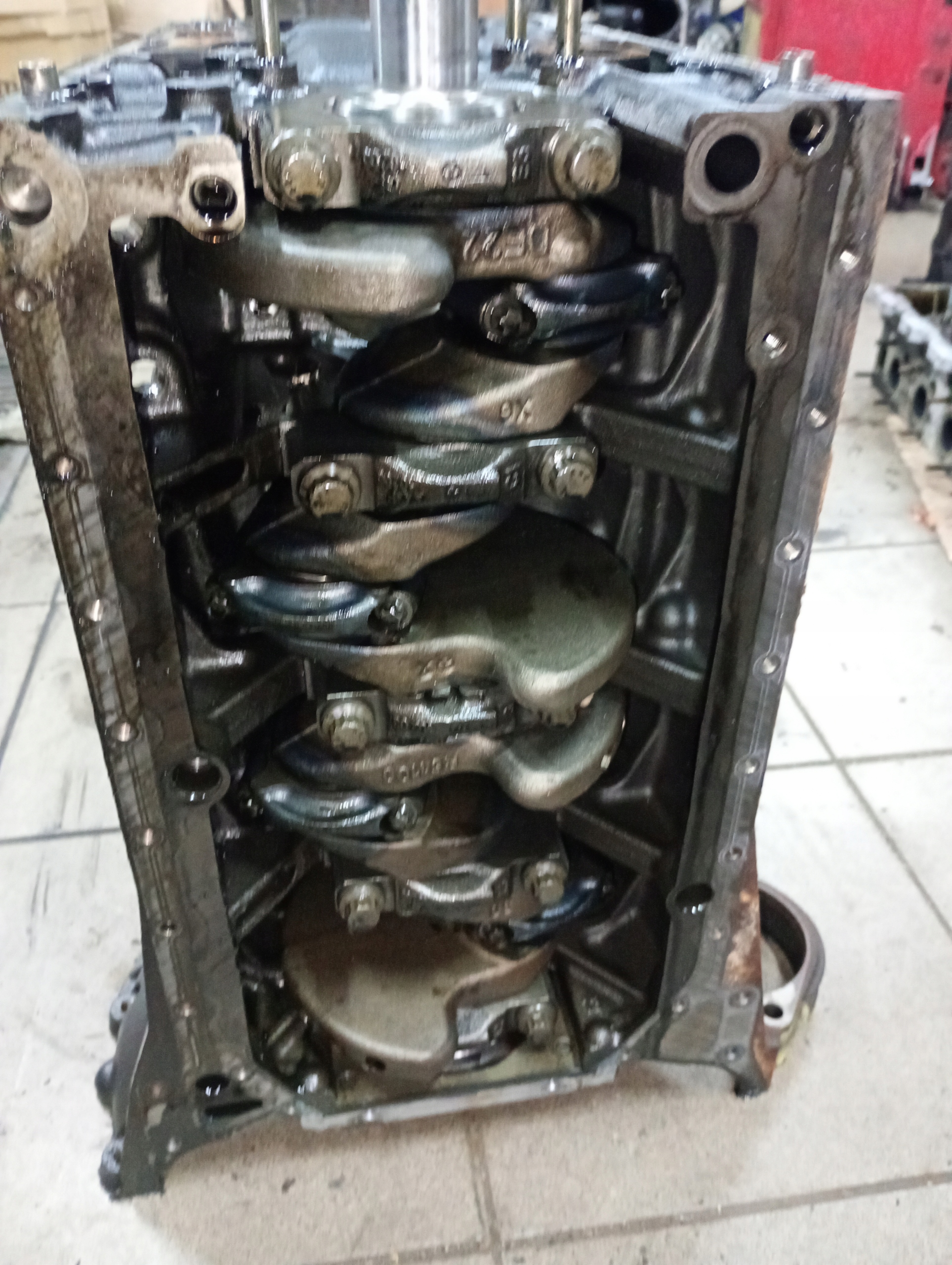 BLOK/DÓŁ SILNIA Z WAŁEM, KORBAMI, TŁOKAMI 2.2 CDI MERCEDES SPRINTER W 906 Numer katalogowy części R666011801