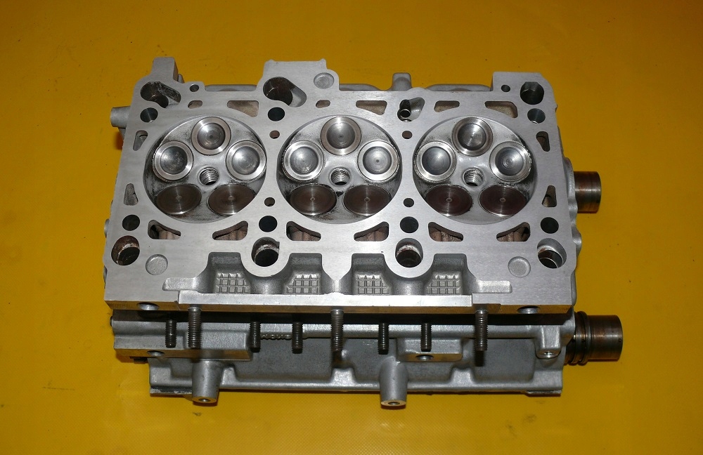 head. of the engine left AUDI A6 C5 A4 B6 3.0 V6 ASN SPLANOWANA