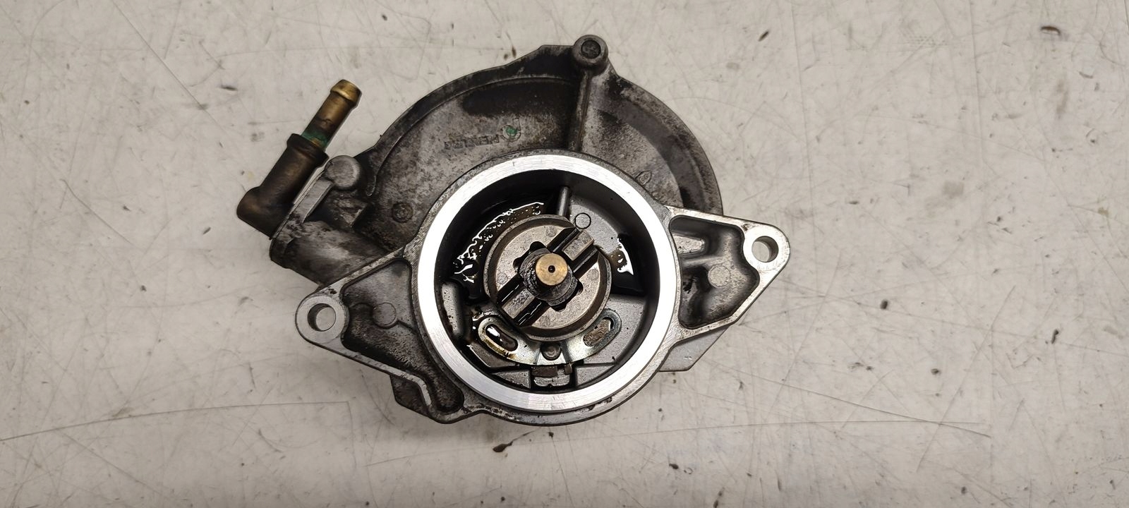 pump vacum vacual Audi A4 B7 2,7 TDI