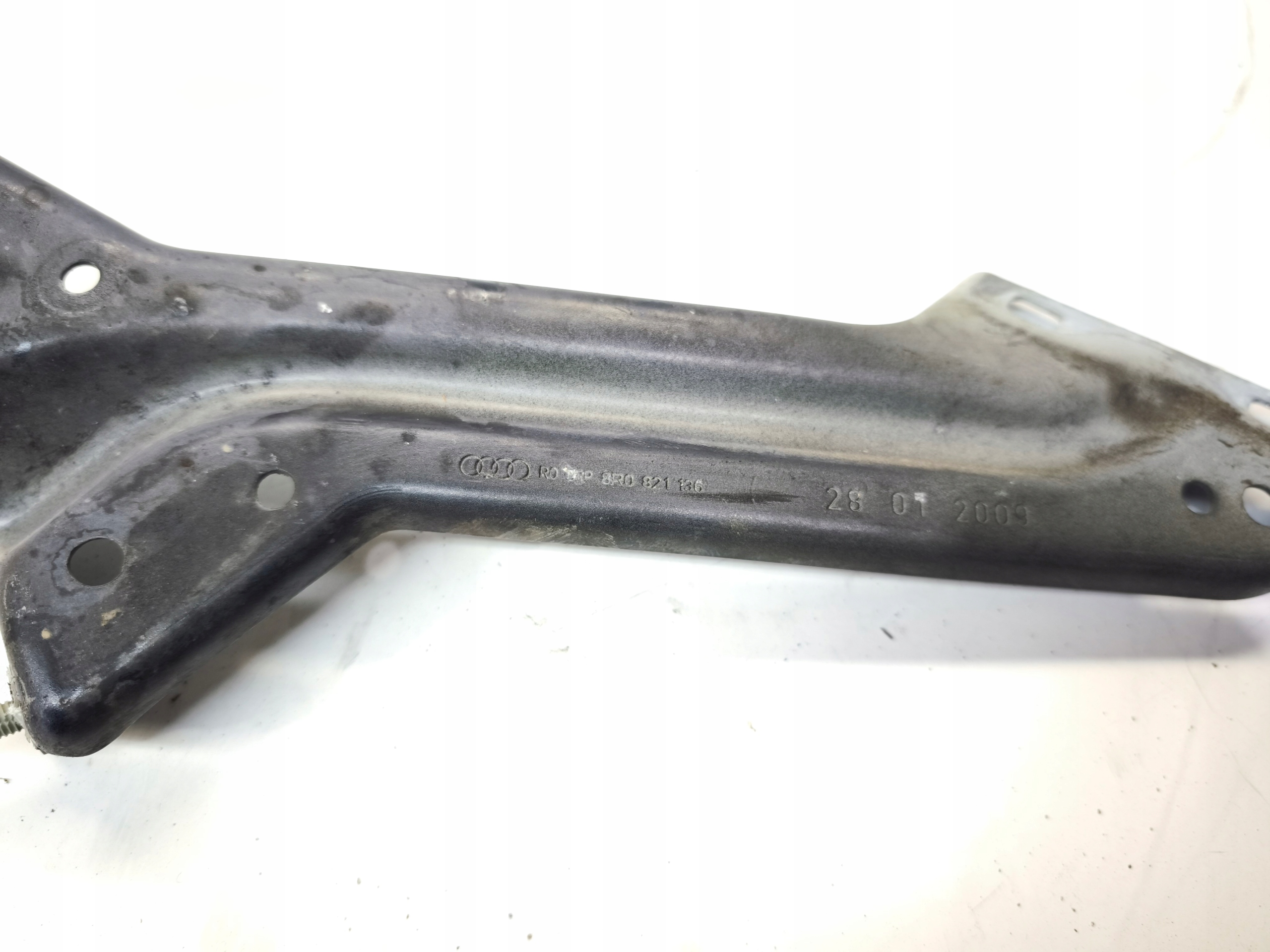 Console Support plaque Aile Droite Avant AUDI Q5 8R 8R0821136