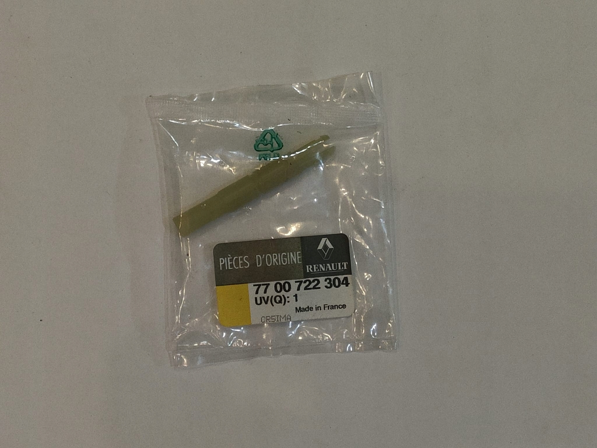 вал CLIO SCENIC TWINGO 7700722304