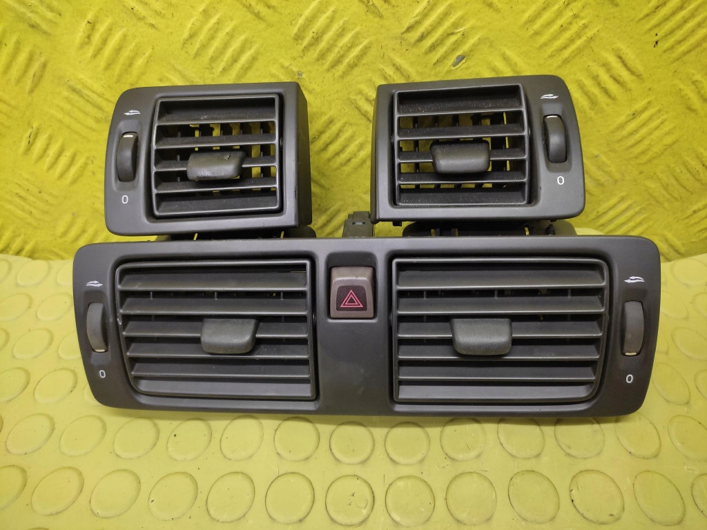 VOLVO V50 KRATKI NAWIEWU