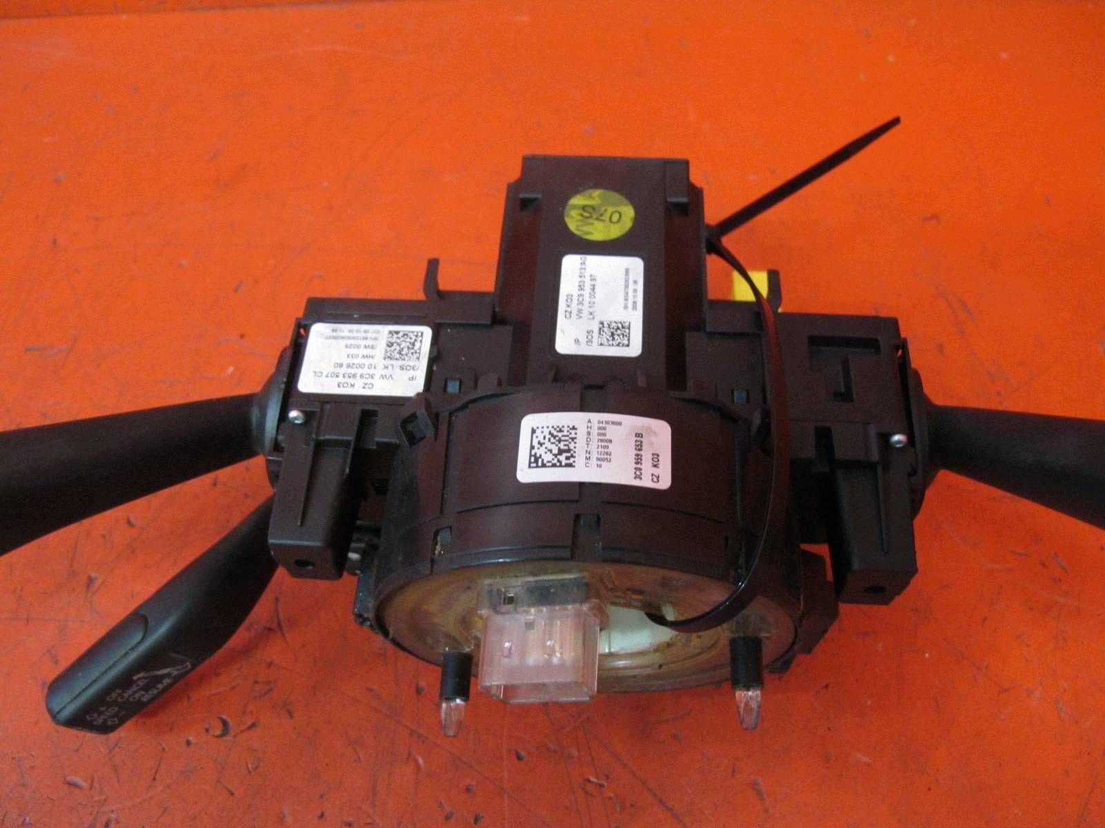 VW PASSAT B6 3C 2.0 TDI BKP steering wheel levers and controls ring airbag sensor KATA