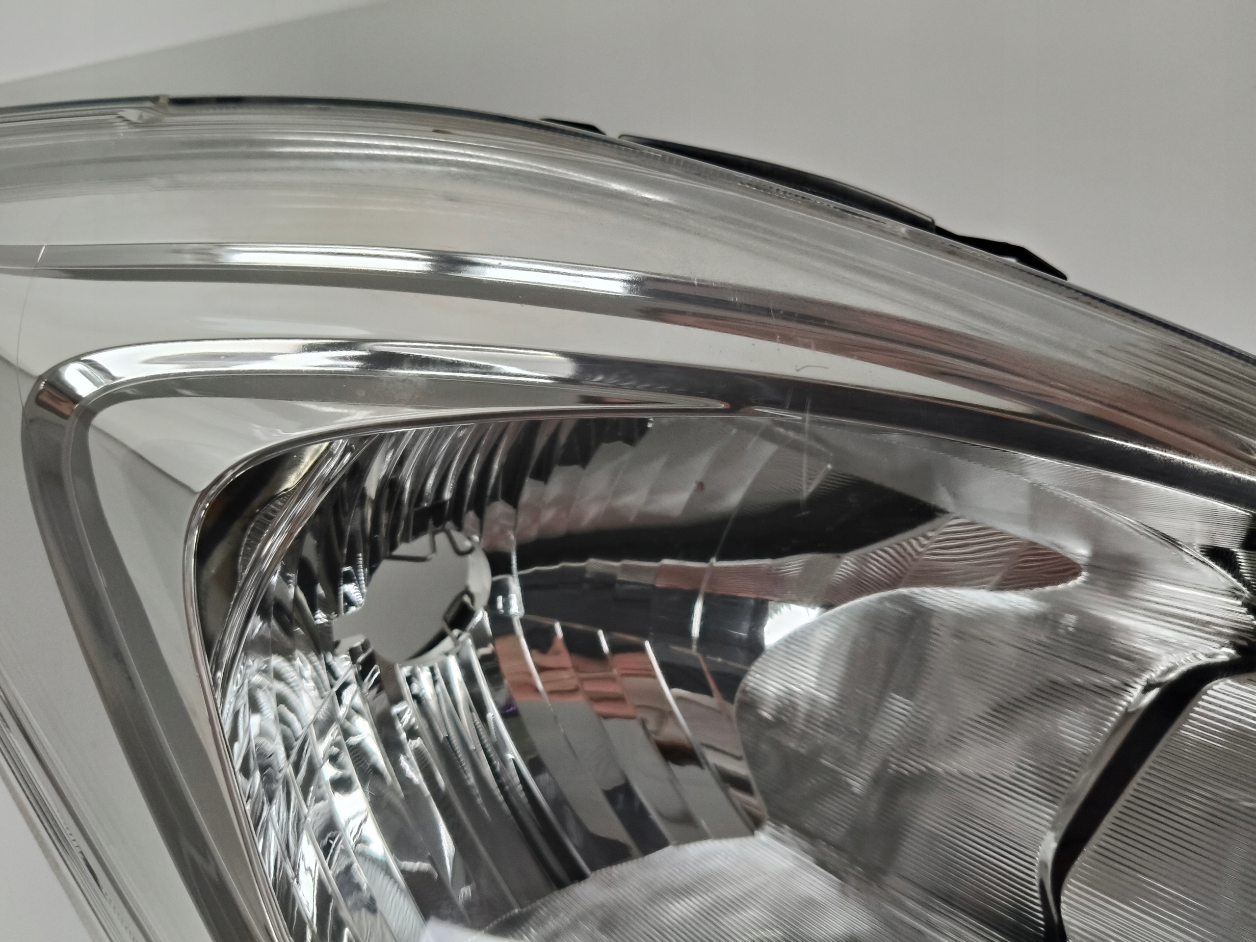 light right REFLEKTOR SUZUKI SWIFT MK8 17