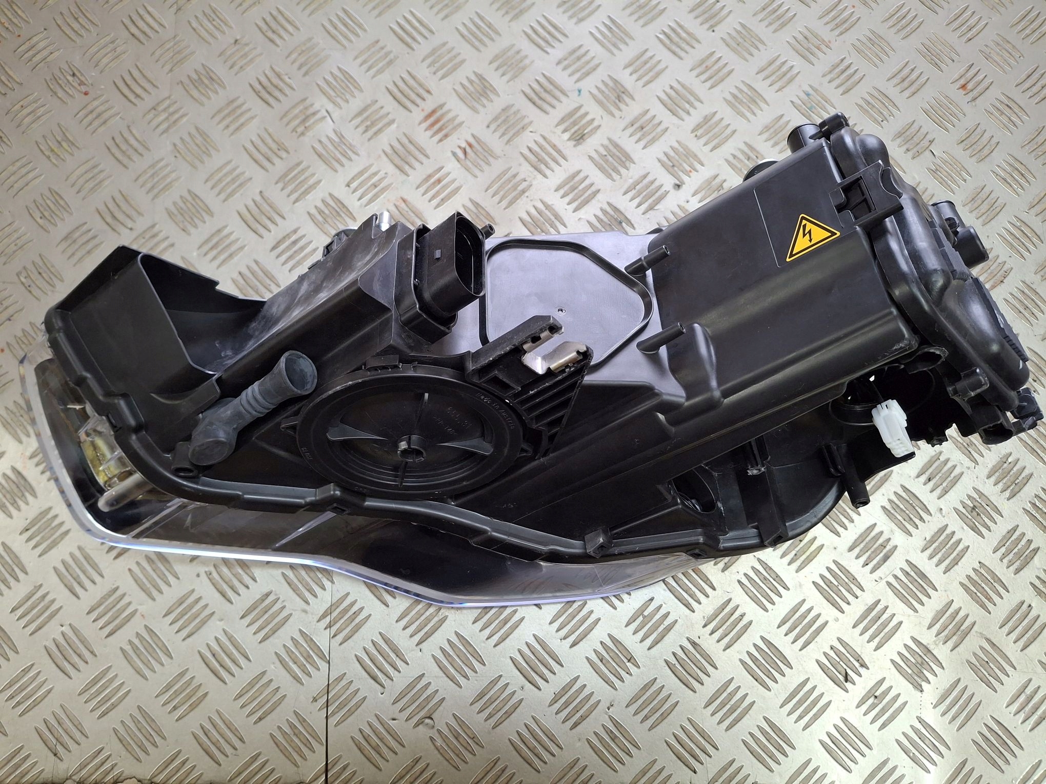 light right front BI-XENON non-setting AUDI A1 2010R-> 2014R